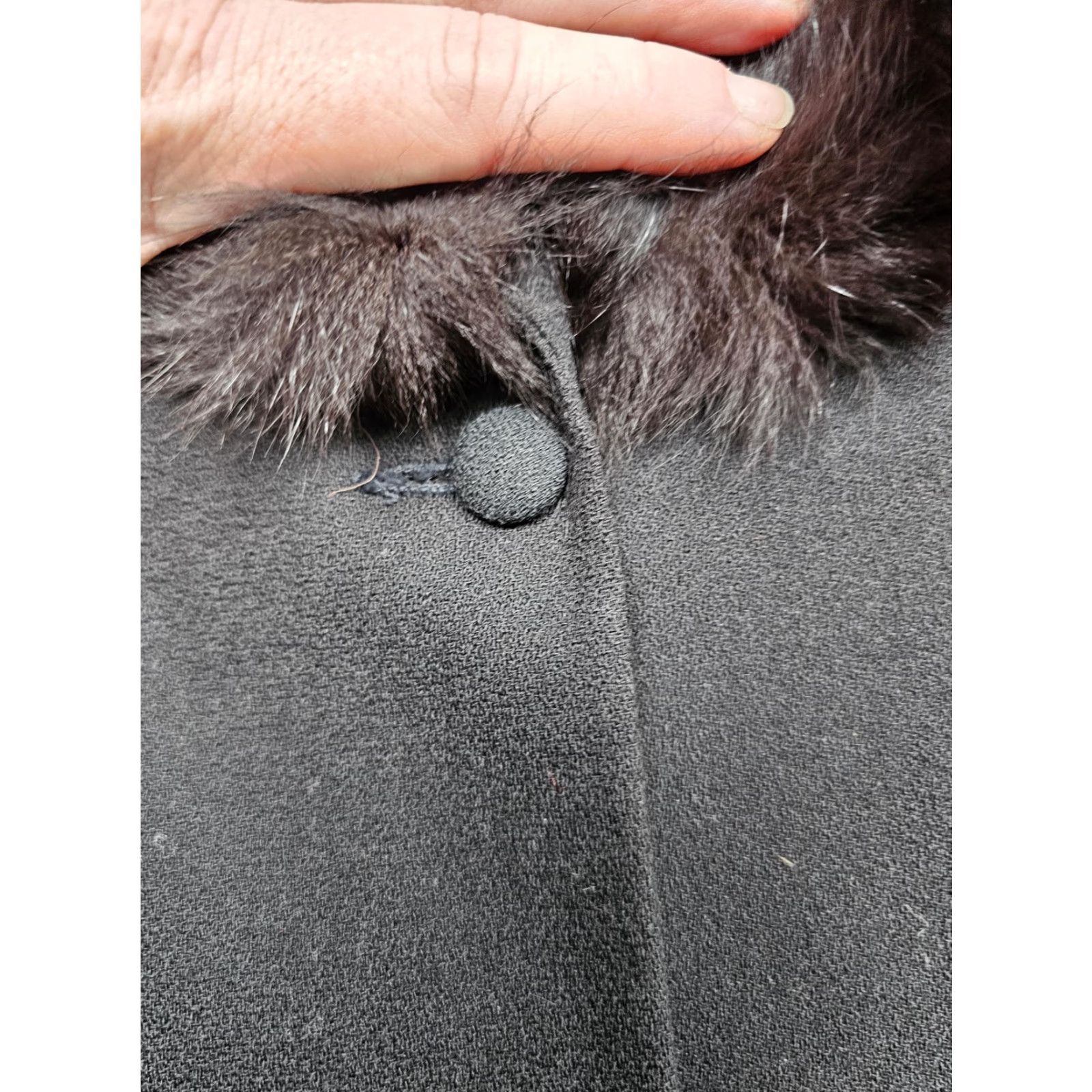 Vintage VINTAGE Lillie Rubin Coat Womens M Black Wool Fur Shawl Collar Overcoat Coat Women Size M / US 6-8 / IT 42-44 - 4 Thumbnail