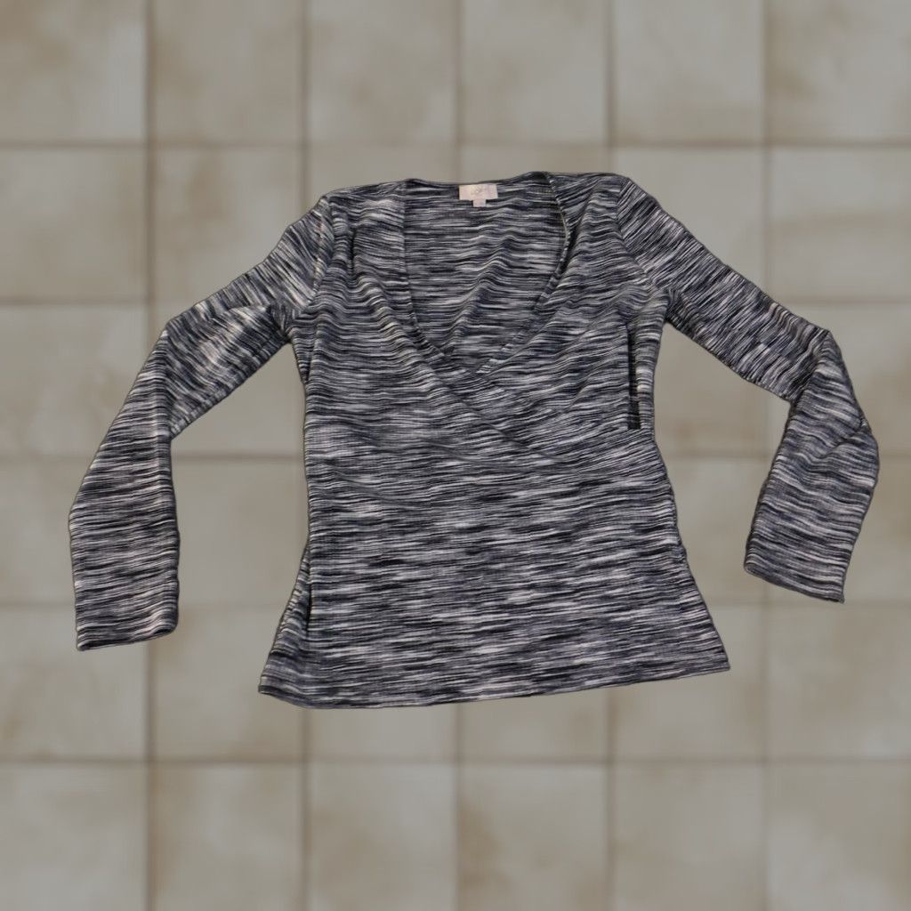 Loft LOFT Outlet Shirt Womens M Black Gray Space Dye Surplice Wrap V-Neck Stretch T-Shirt Women Size M / US 6-8 / IT 42-44 - 1 Thumbnail