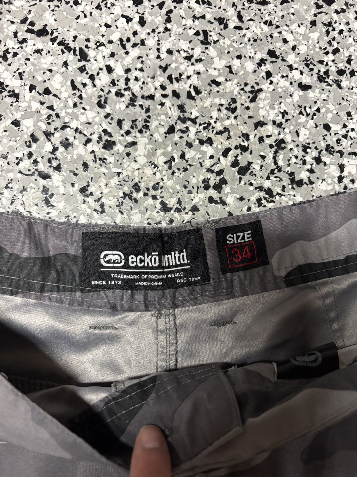 Ecko Unltd. 2000s Ecko Untld. Grey Camo Baggy Fit Hybrid Shorts Size 34 Size US 34 / EU 50 - 3 Thumbnail