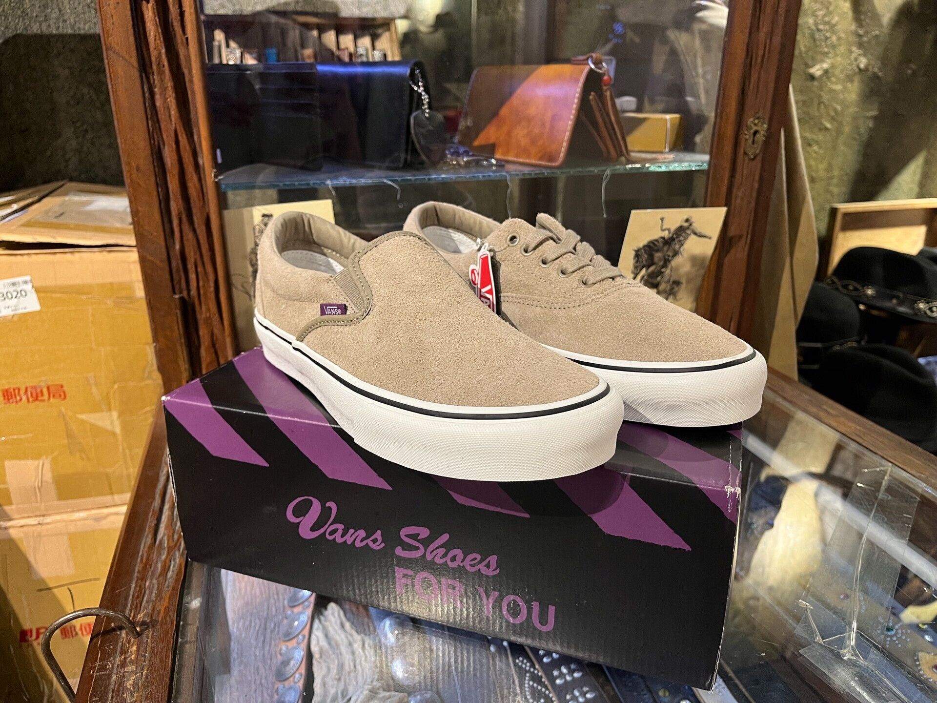 Vans VANS Limited Edition Suede Casual Shoes Size US 9.5 / EU 42-43 - 1 Thumbnail