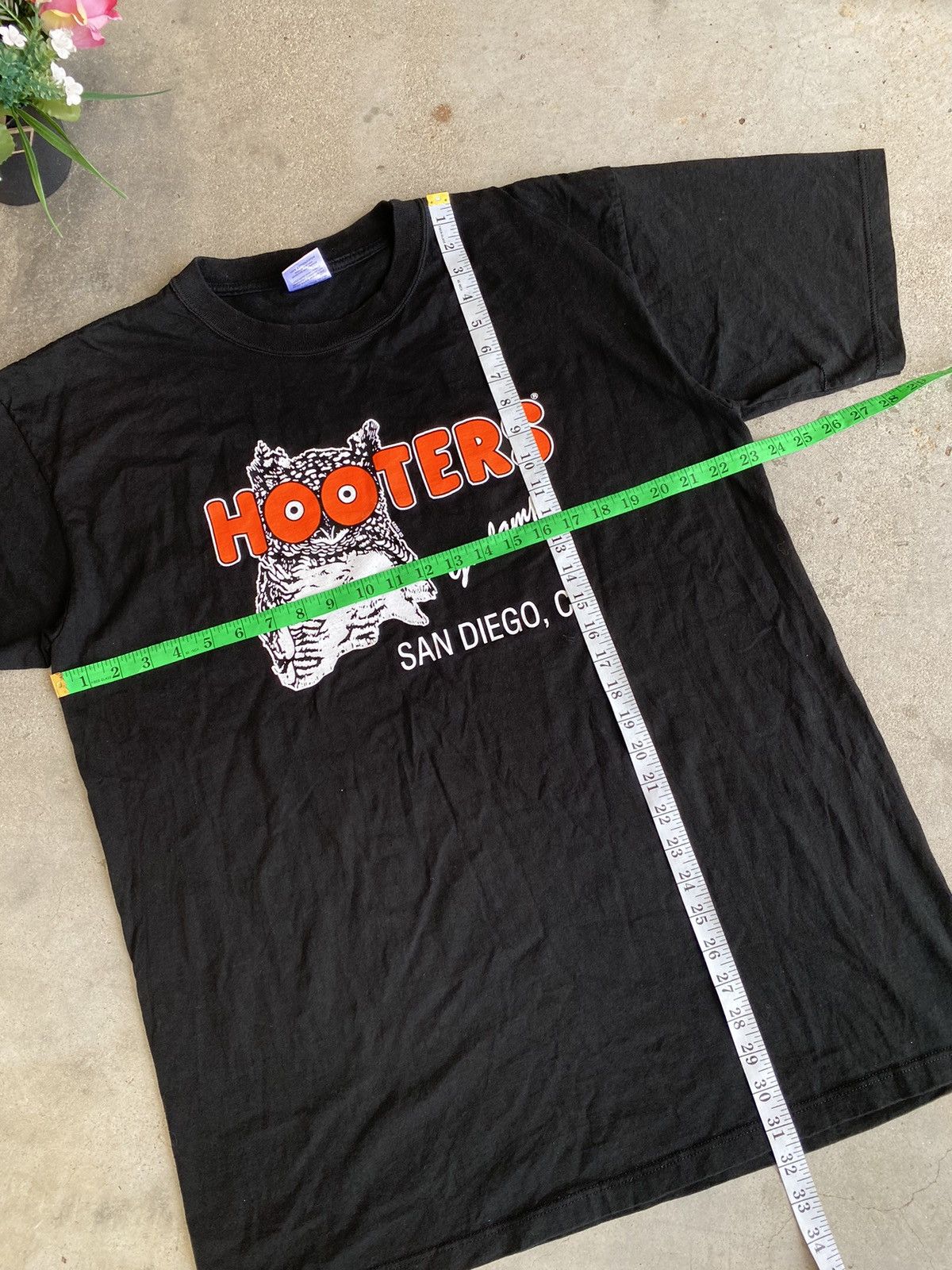 Other Vintage 90s Hooters Orlando Delightfully Graphic Tacky Tee Size US XL / EU 56 / 4 - 8 Thumbnail