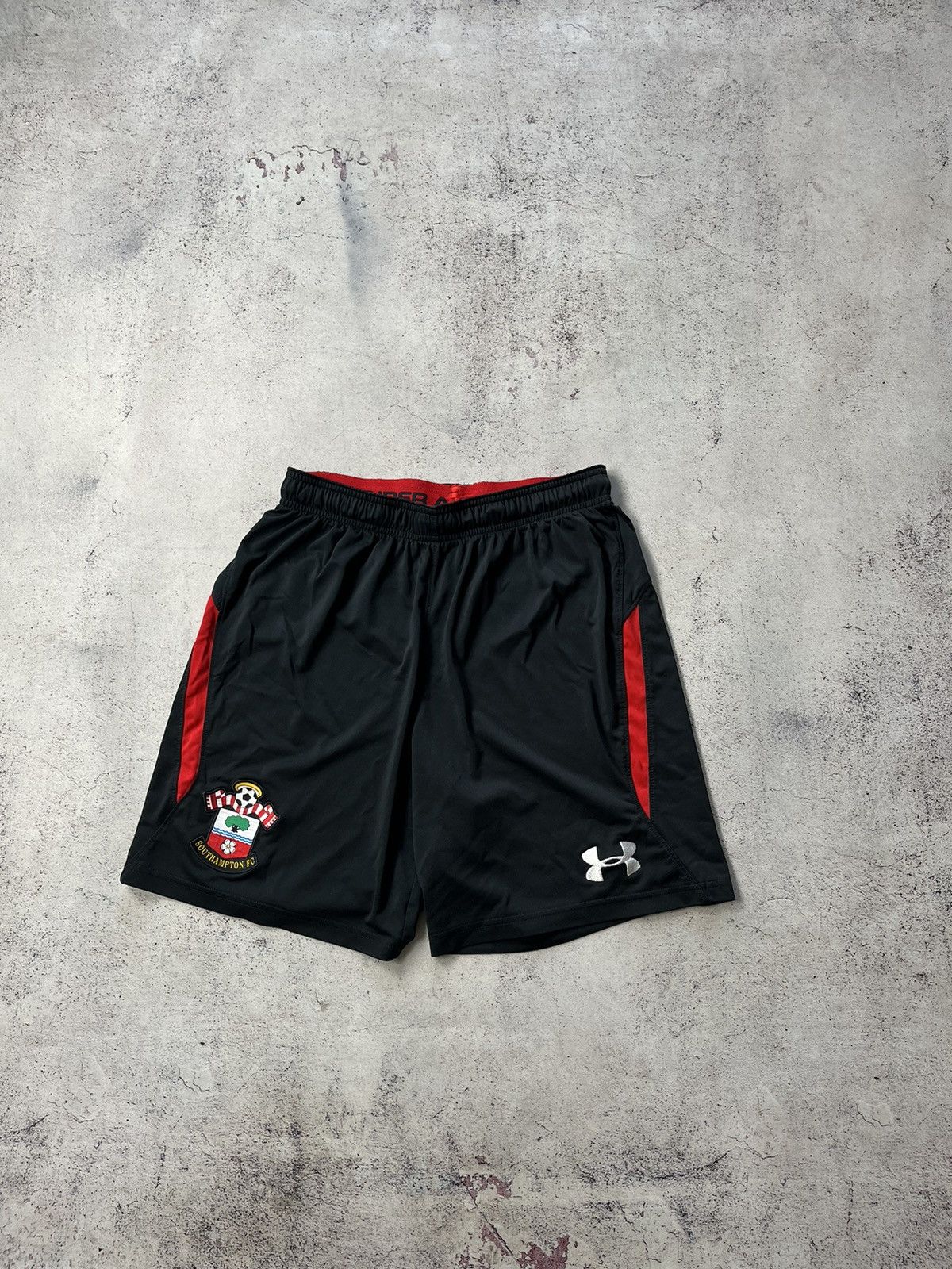 Under Armour Under Armour Fc Southampton 2018/2019 Home Football Shorts Size US 30 / EU 46 - 1 Thumbnail
