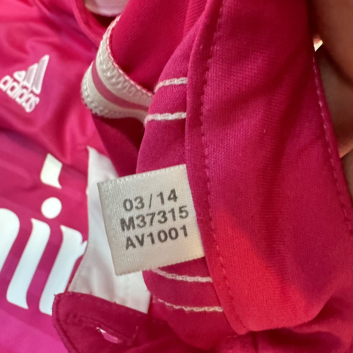 Other Real Madrid 14/15 away shirt #8 Kroos Size US S / EU 44-46 / 1 - 9 Thumbnail