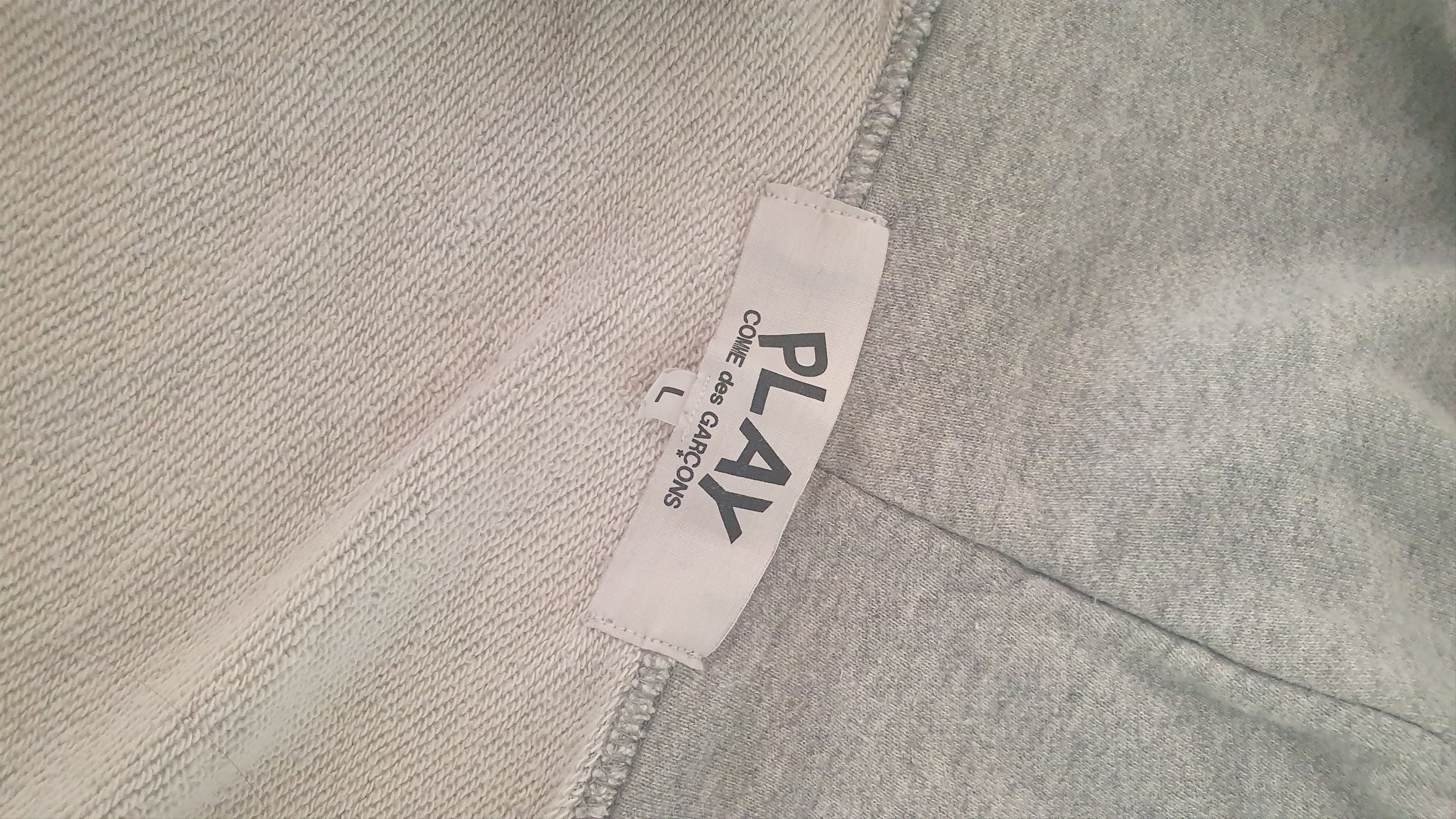 Comme des Garcons Comme des Garçons PLAY Size US M / EU 48-50 / 2 - 1 Thumbnail