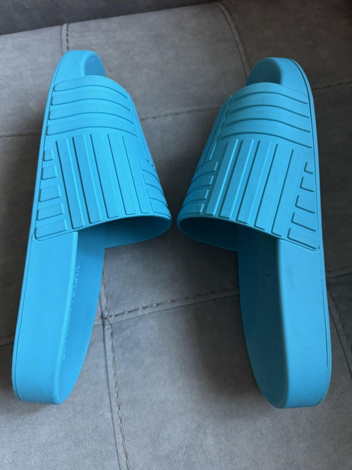 Bottega Veneta BOTTEGA VENETA sliders marked size 42 see tape measurements Size US 9 / EU 42 - 5 Thumbnail