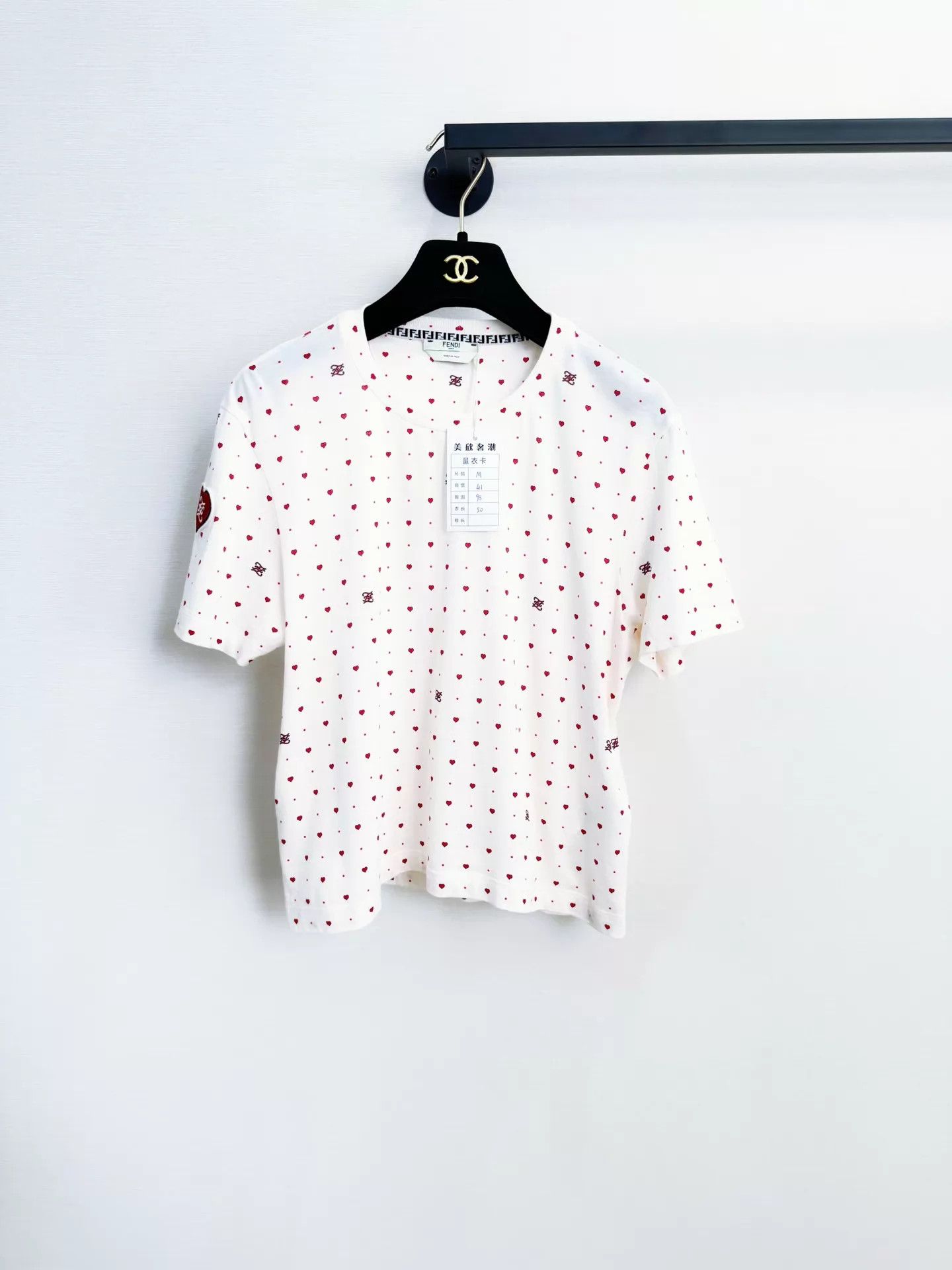 Fendi Fendi Heart Print Short Sleeve T-shirt M (Like New) Size M / US 6-8 / IT 42-44 - 1 Thumbnail