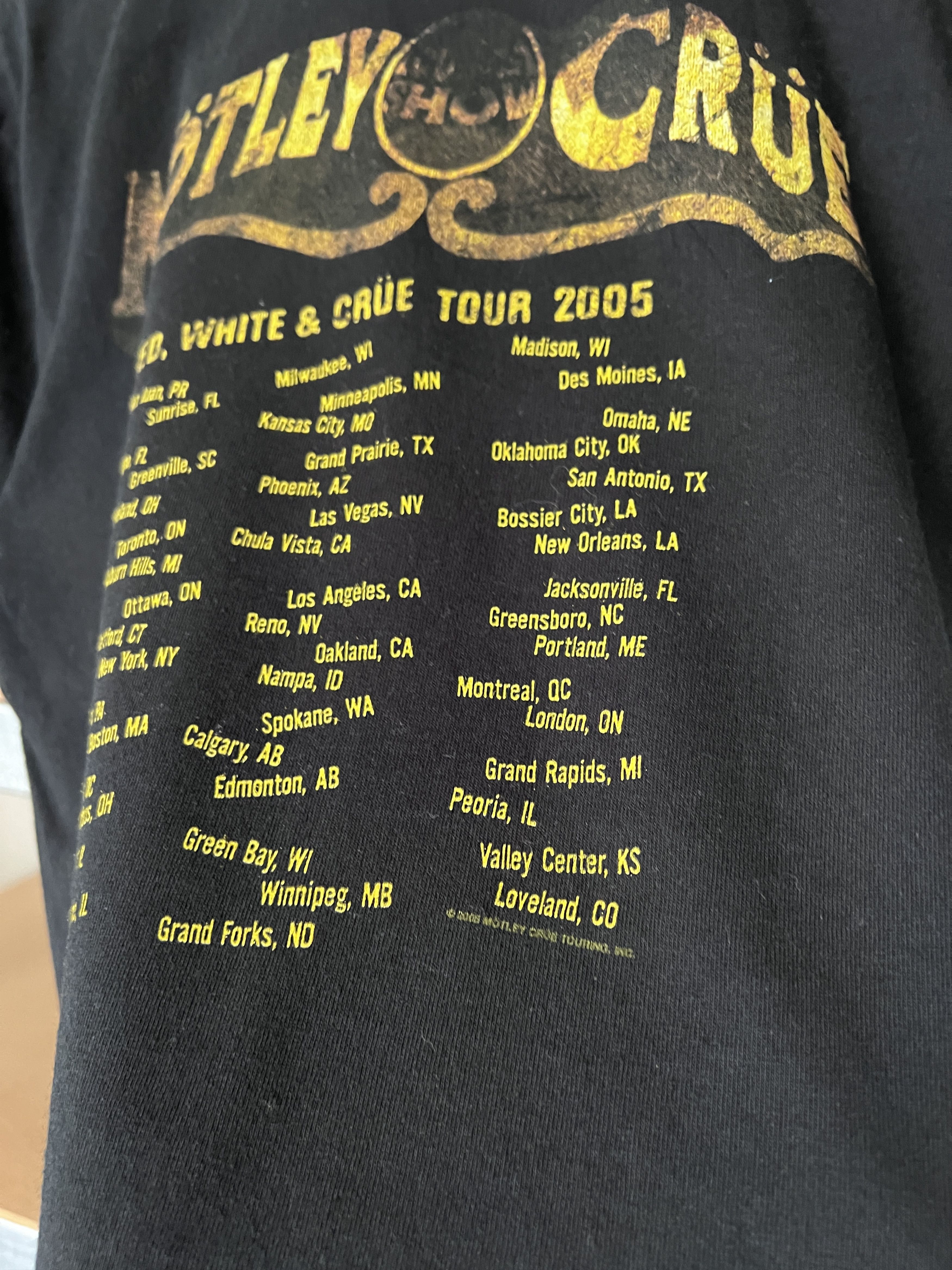 Band Tees Vintage 2005 Motley Crue Rock Band tour T-shirt Size US M / EU 48-50 / 2 - 10 Thumbnail