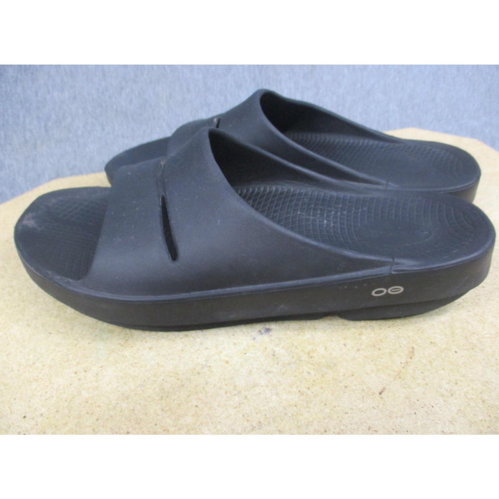 Vintage OOFOS OOahh Slide Sandals Mens 13 Black Recovery Comfort Cushioned Slide Sandal Mens Black 13 OOahh recovery trend shoes Mens Size ONE SIZE - 2 Thumbnail
