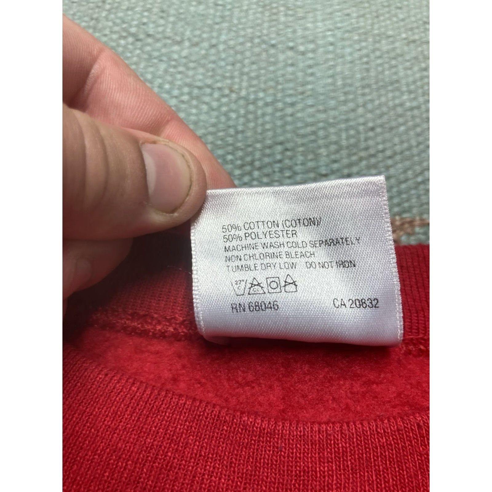 Vintage VINTAGE 90s Sweatshirt Mens Crewneck Red Medium Teddy Bears Christmas Snowflakes Size US M / EU 48-50 / 2 - 4 Thumbnail