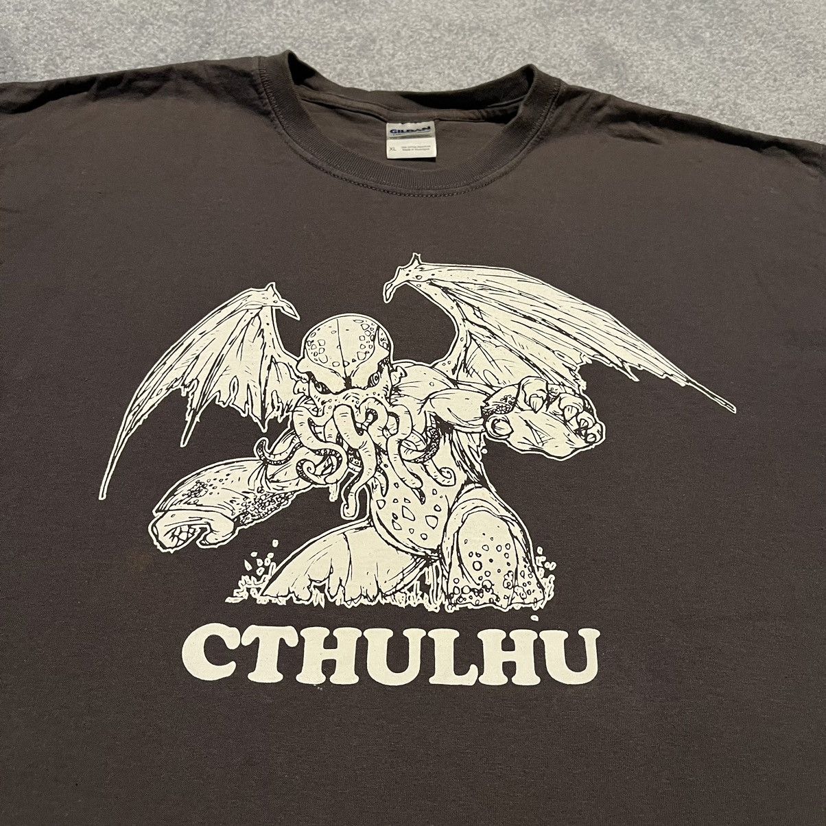 Vintage Vintage 2000s Cthulhu Squid Wings Graphic Tee H.P. Lovecraft Size US XL / EU 56 / 4 - 2 Thumbnail