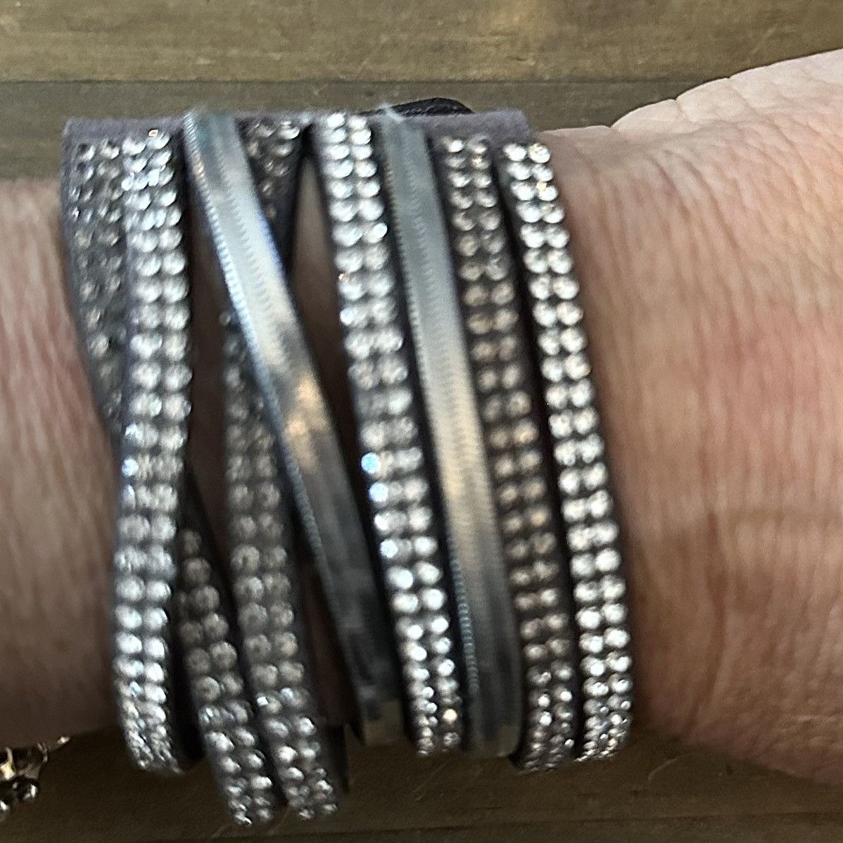 Other Rhinestone multi strand suede bracelet Size ONE SIZE - 6 Thumbnail