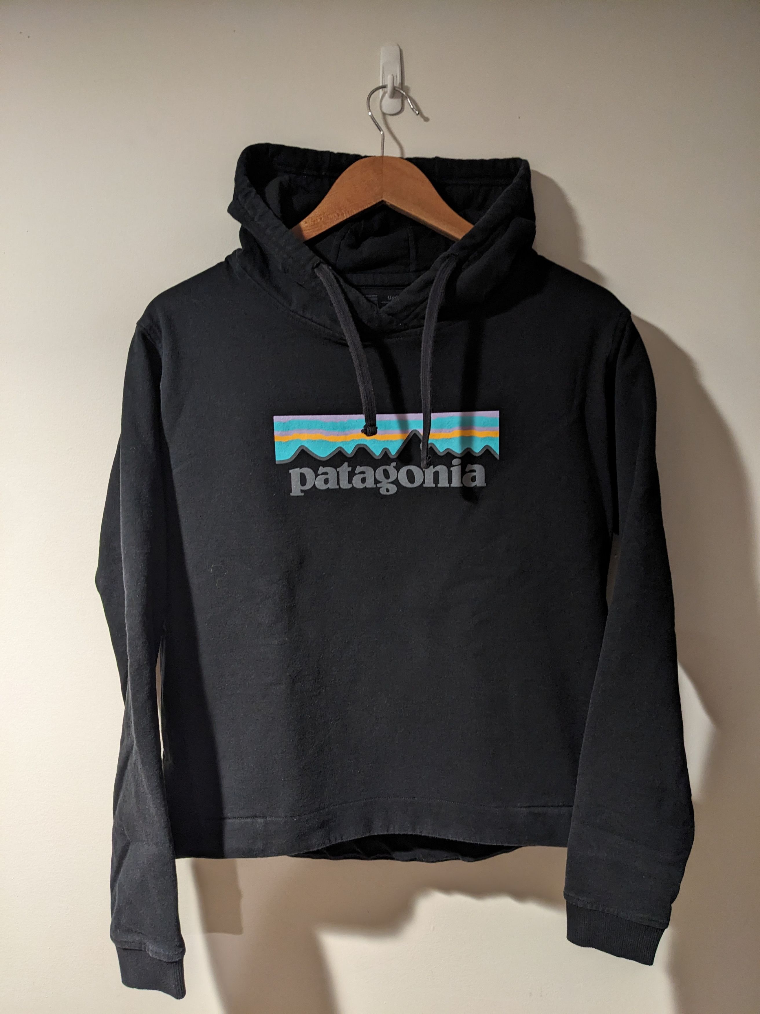 Designer × Patagonia Patagonia Womans P-6 Medium Regular Fit Black Uprisal Hoody Size M / US 6-8 / IT 42-44 - 1 Thumbnail