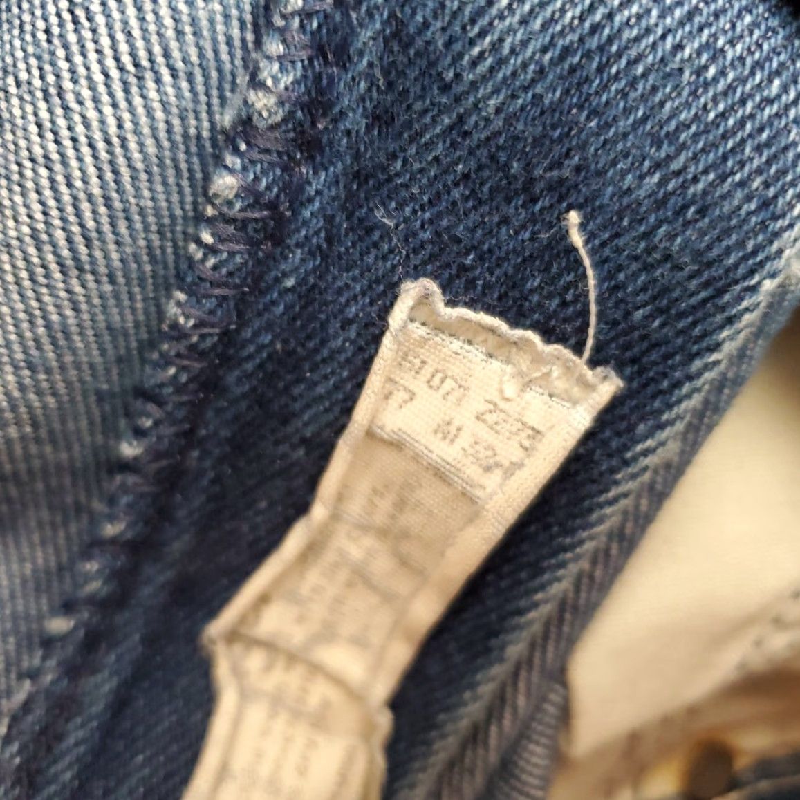 Wrangler VINTAGE Wrangler Shorts Womens 36x3 Faded Whiskered Denim Jorts Made in USA 70s Size 25" / US 0 / IT 36 - 5 Thumbnail