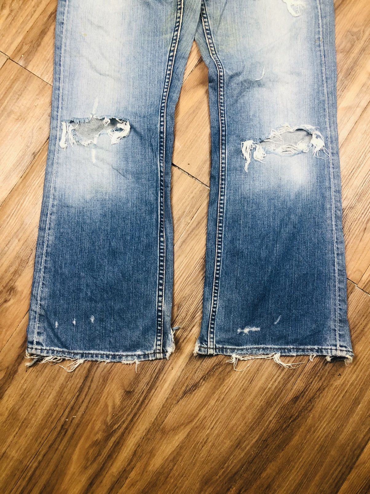 Old Navy Old Navy Bootcut Distress Jeans (36) Size US 30 / EU 46 - 4 Thumbnail