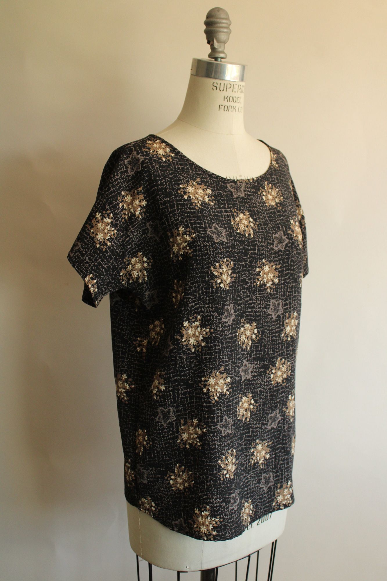Vintage Vintage 1990s Blouse, Black and Gold and Gray Floral Print, Size M / US 6-8 / IT 42-44 - 3 Thumbnail