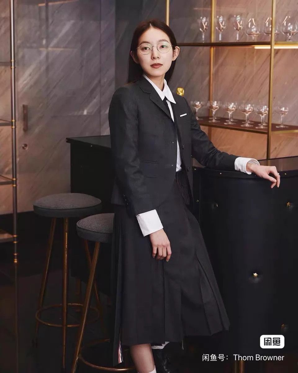 Thom Browne Thom Browne Women's Classic Short Gray Wool Blazer Size M / US 6-8 / IT 42-44 - 9 Thumbnail