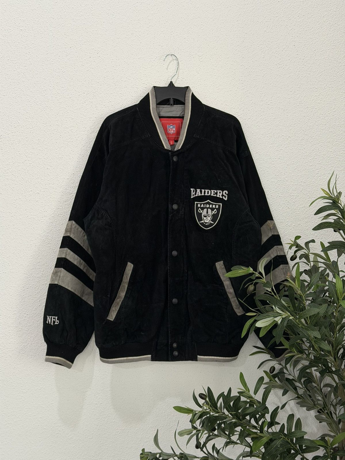 NFL Vintage Y2K Oakland Raiders Varsity Suede Leather Jacket L Size US L / EU 52-54 / 3 - 1 Thumbnail