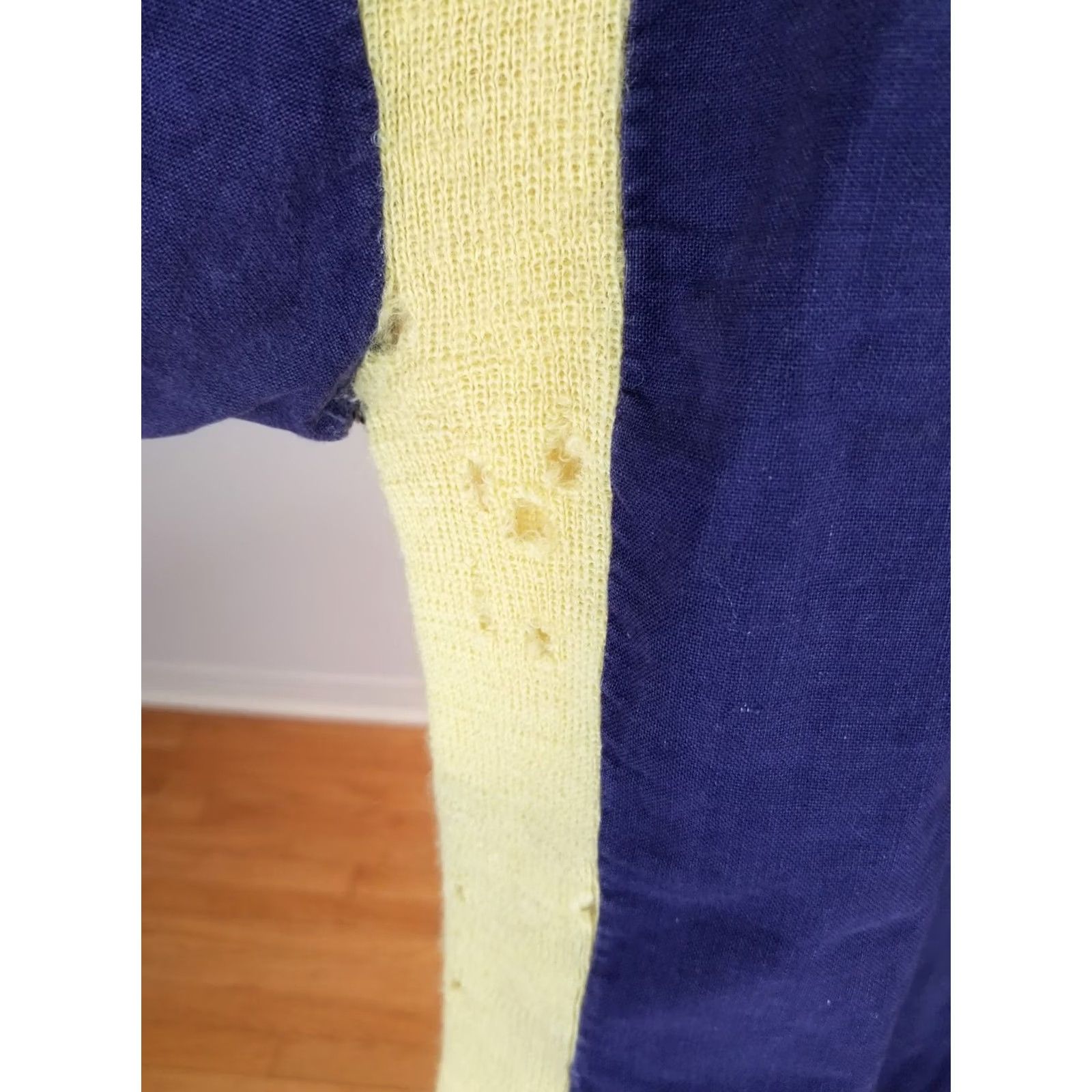 Vintage VINTAGE UNKNOWN SPORT JERSEY WOOL/COTTON SZ MEDIUM Yellow/Blue CROSS CHEST 19 INCH NECK TO CUFF 27 INCH TOP TO BOTTOM 25 INCH Mens Size US M / EU 48-50 / 2 - 7 Thumbnail