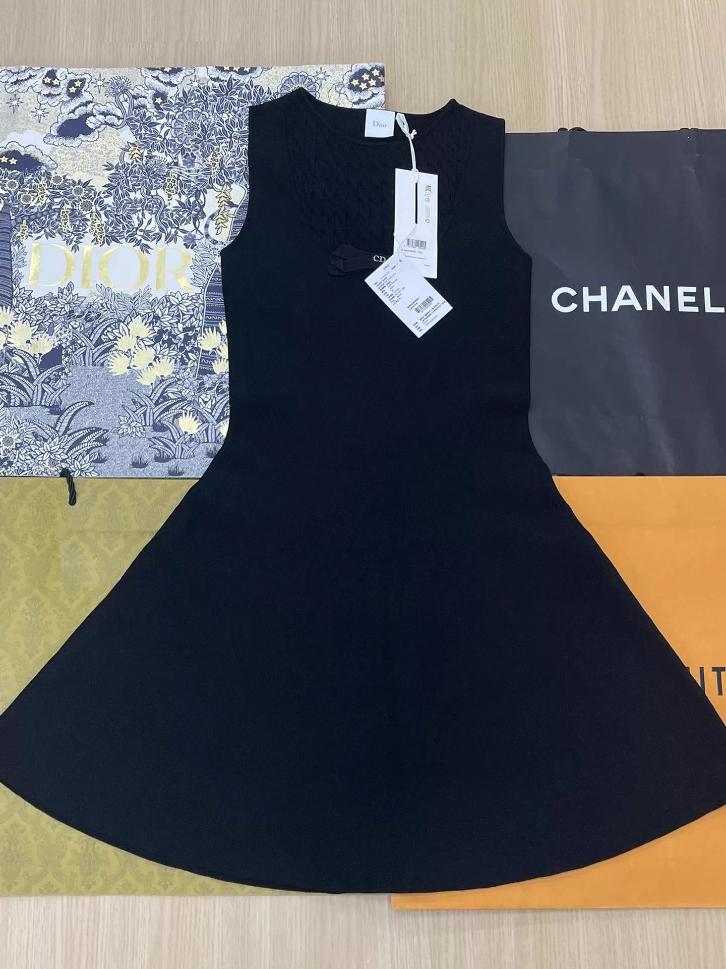 Dior Dior 26 SS Sleeveless Black Classic Dress 36 NWT Size XS / US 0-2 / IT 36-38 - 1 Thumbnail