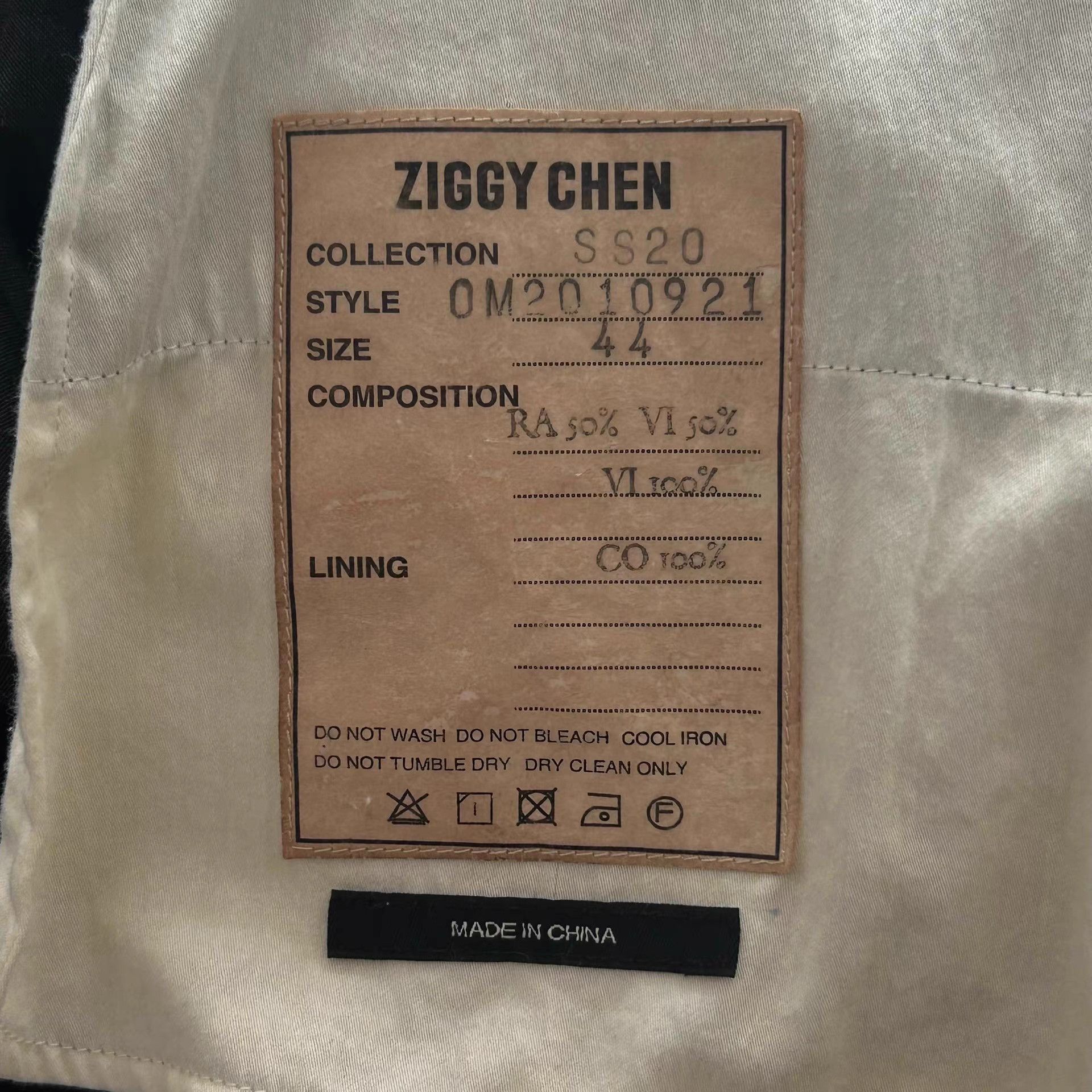 Ziggy Chen Ziggy Chen 20ss Postcard Print Blazer K4 Size US S / EU 44-46 / 1 - 7 Thumbnail