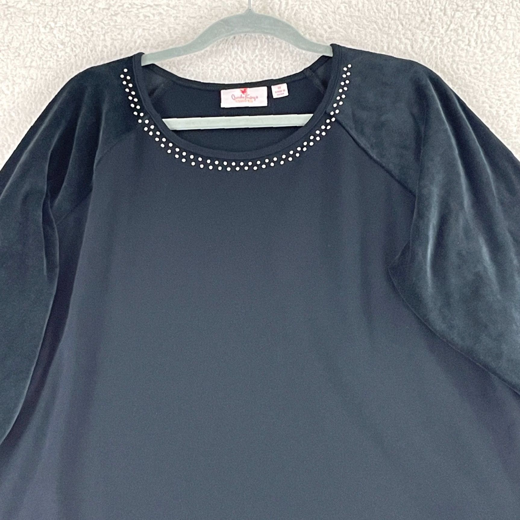Quacker Factory Quacker Factory Shirt Womens 1X Black Velvet Long Sleeve Beaded Pullover Stretch Size XL / US 12-14 / IT 48-50 - 2 Thumbnail