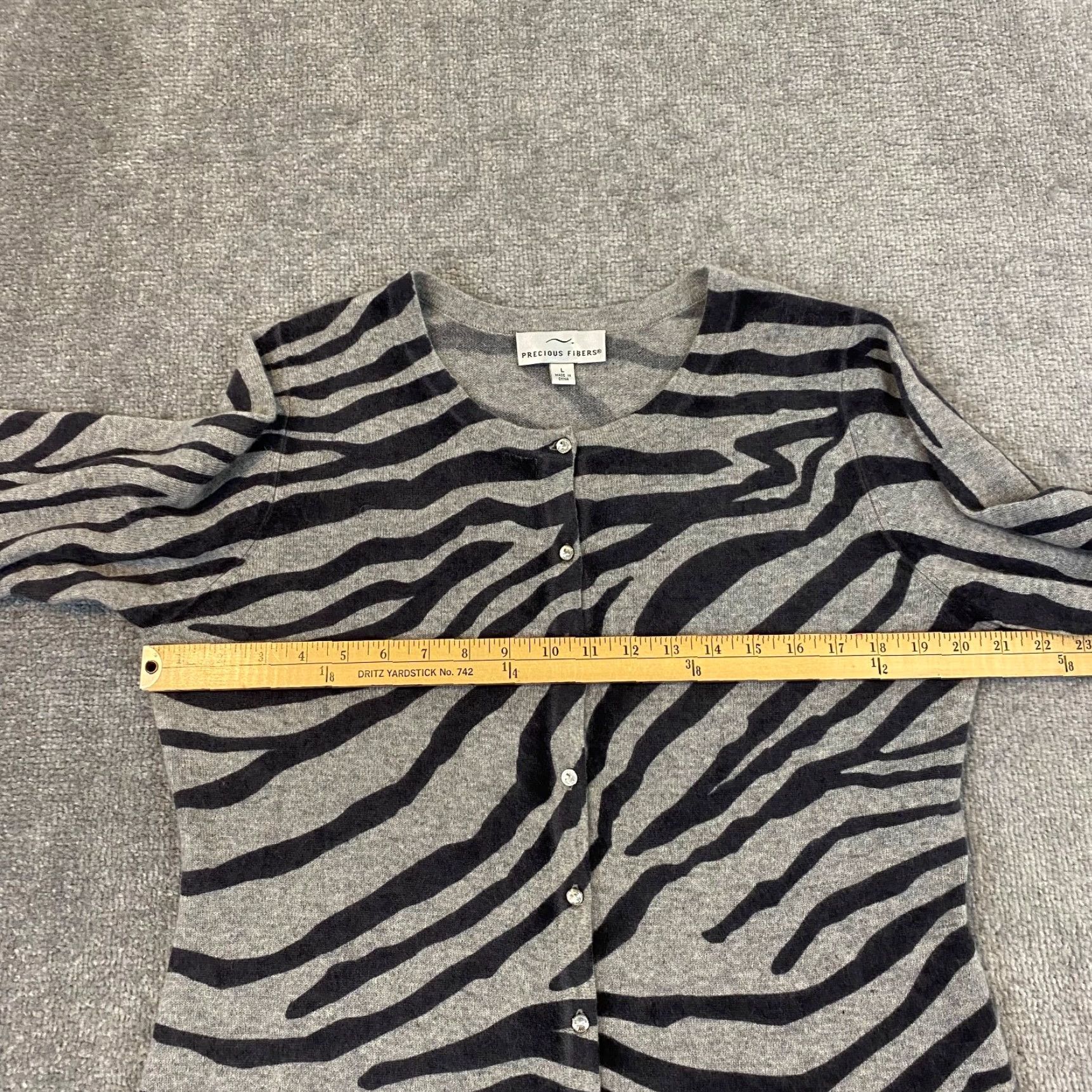 Vintage Precious Fibers Cardigan Women L Gray Zebra Striped Jeweled Cashmere Size L / US 10 / IT 46 - 5 Thumbnail