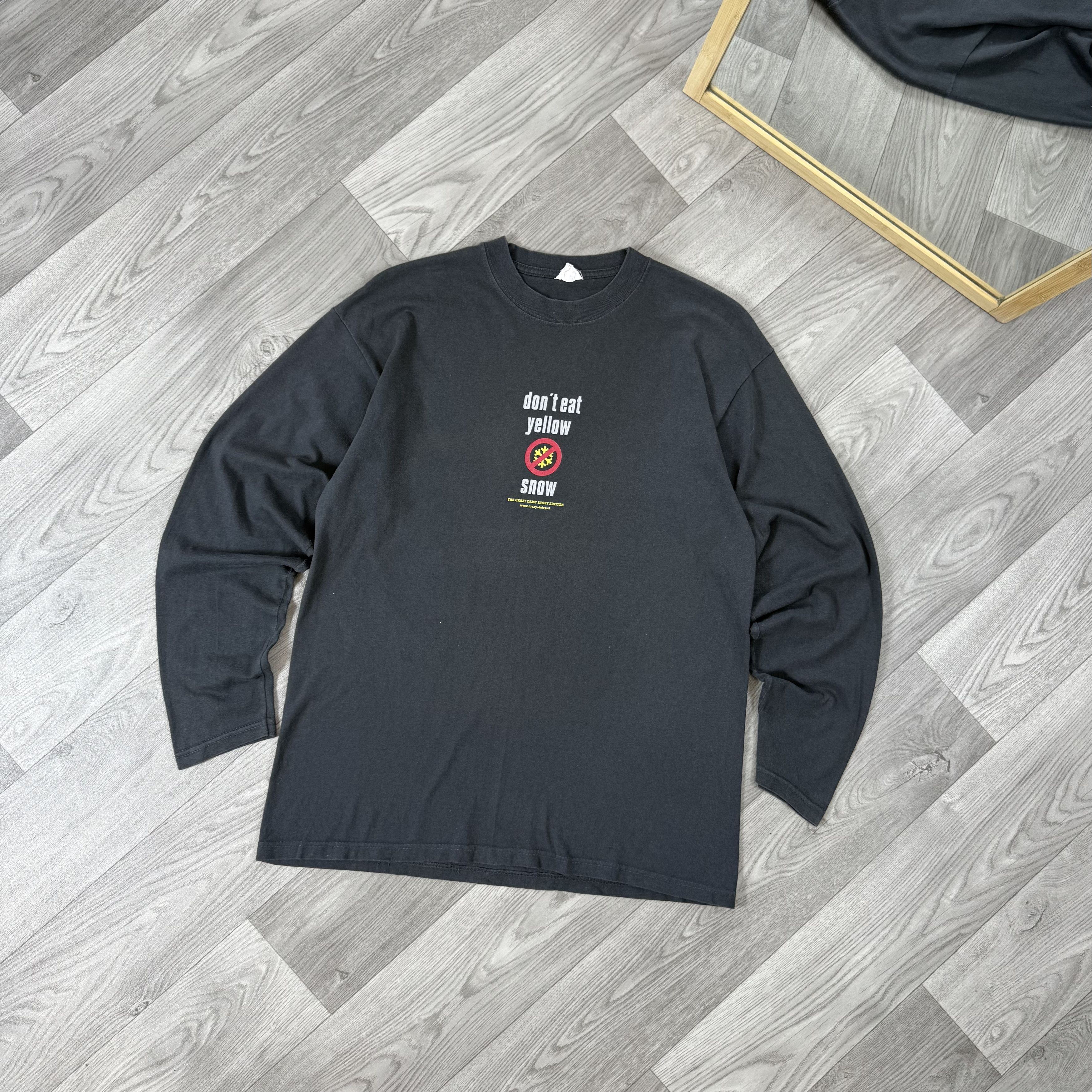 Vintage Vintage DON'T EAT YELLOW SNOW Graphic Longsleeve Tee Shirt L Size US L / EU 52-54 / 3 - 2 Thumbnail