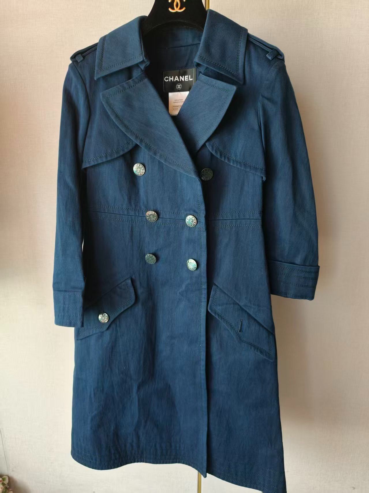 Chanel Chanel Women's Coat Size M / US 6-8 / IT 42-44 - 1 Thumbnail