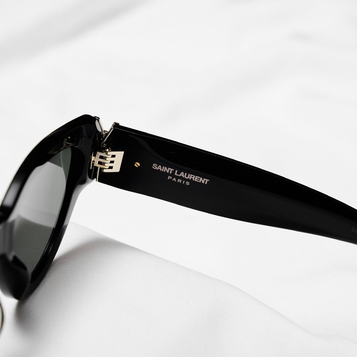 Saint Laurent Paris SAINT LAURENT SL M94 001 SUNGLASSES Size ONE SIZE - 4 Thumbnail