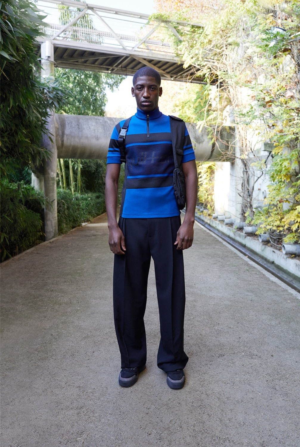 Louis Vuitton Authentic Louis Vuitton half-zip Knit Sweater Polo Shirt Size US S / EU 44-46 / 1 - 10 Thumbnail
