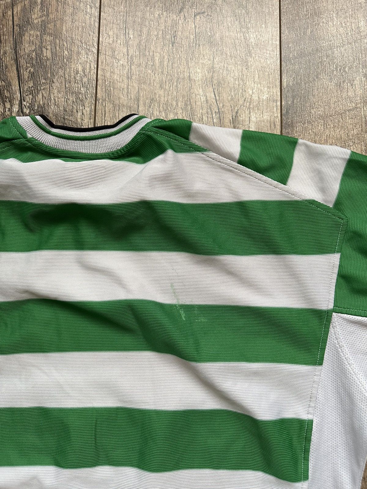 Umbro 2001/02 Umbro Celtic FC Distressed Vintage Home Jersey Size US L / EU 52-54 / 3 - 19 Thumbnail