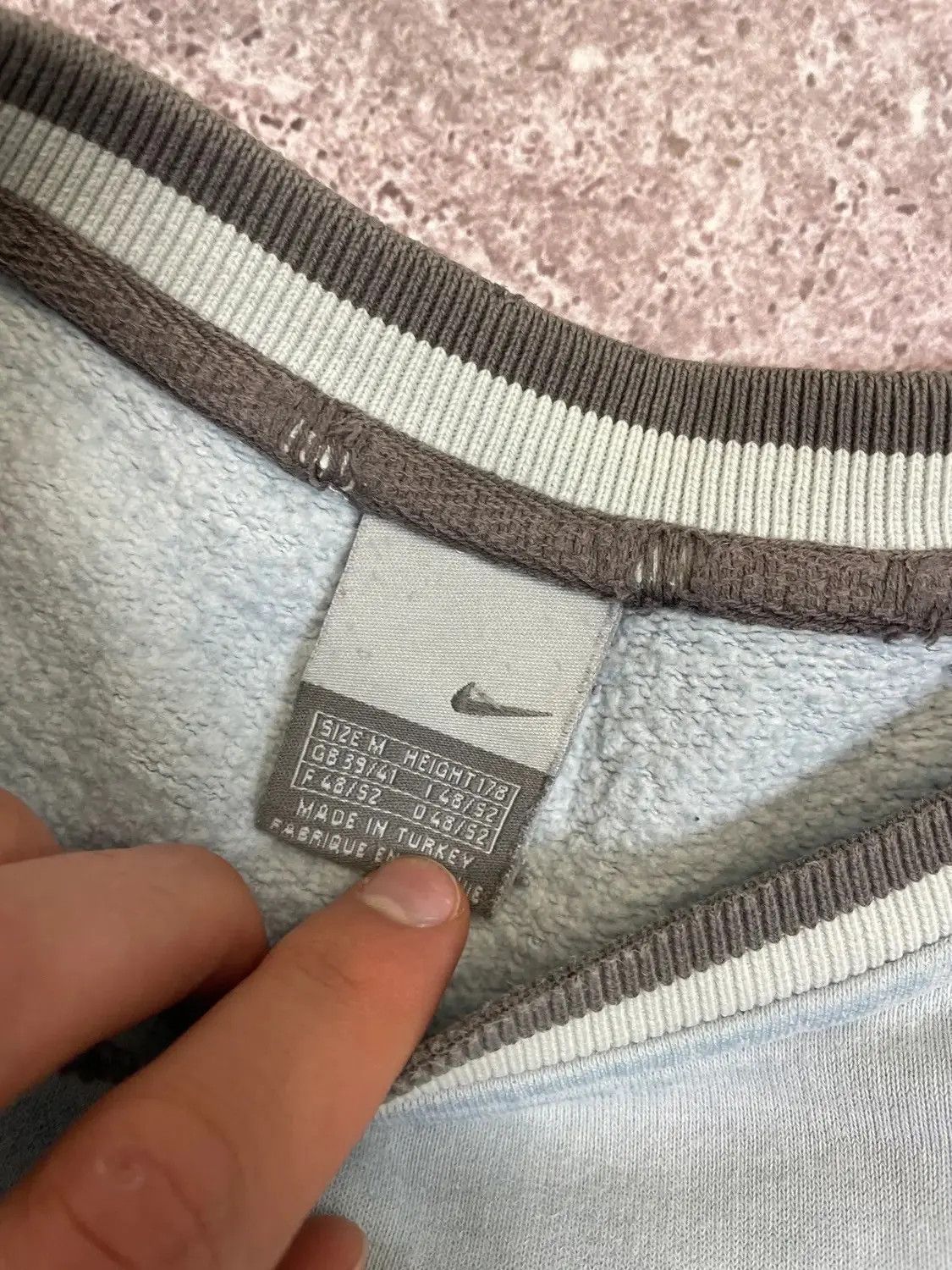 Nike NIKE VINTAGE FADED DISTRESSED CENTER LOGO SWOOSH SWEATSHIRT Size US M / EU 48-50 / 2 - 3 Thumbnail