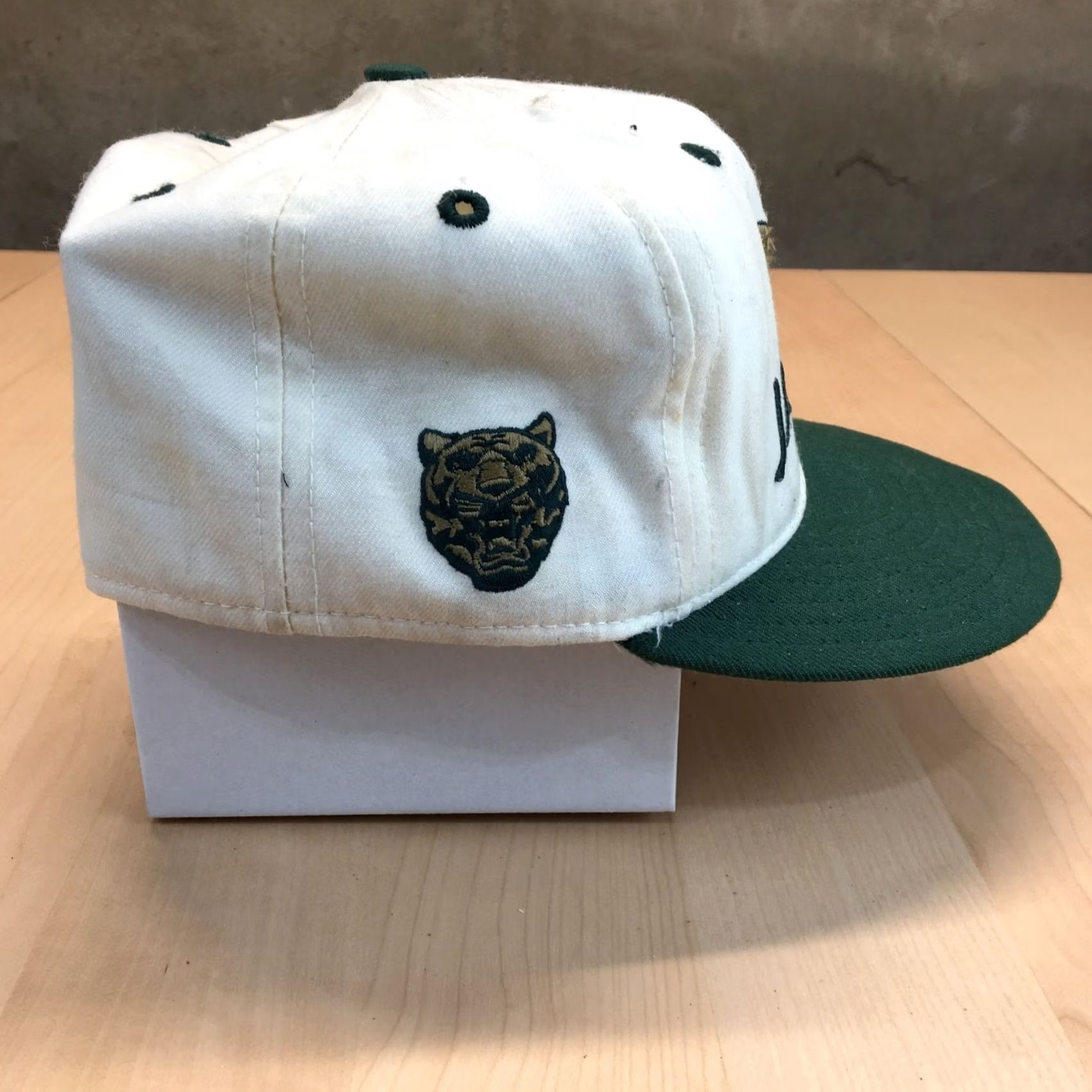 New Era VINTAGE New Era Jaguar Cars Hat Mens 7 1/4 White USA 5950 Pro Model Wool Racing Baseball Cap 90s Cars USA Mens Size ONE SIZE - 2 Thumbnail