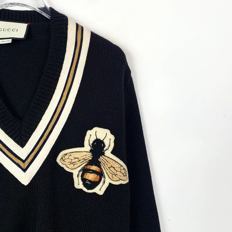 Gucci Gucci Black bee embroidery V-neck wool sweater 2501-Nextarr Size US S / EU 44-46 / 1 - 3 Thumbnail