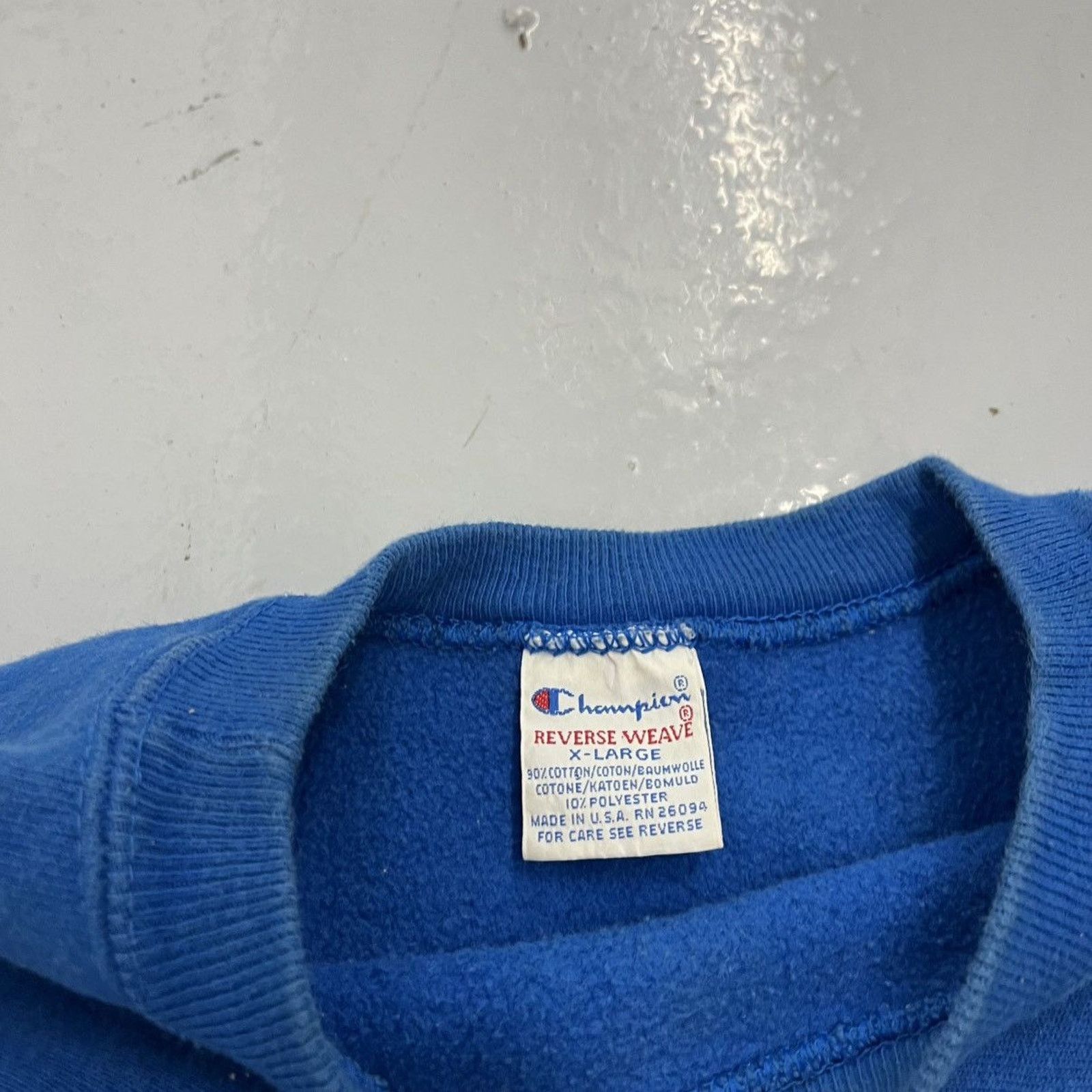 Champion Vintage 90s Champion Blue Reverse Weave Blank Sweatshirt Size US XL / EU 56 / 4 - 4 Thumbnail