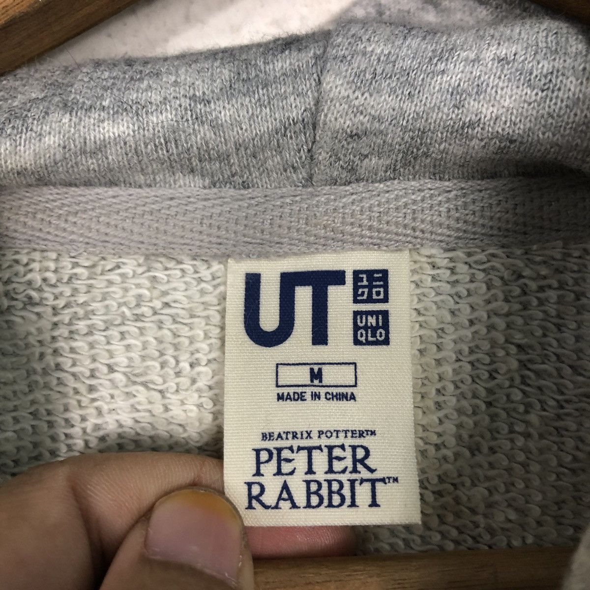 Japanese Brand 📌Hoodie Pull Over Cartoon Beatrix Potter Peter Rabbit Logo Size US M / EU 48-50 / 2 - 17 Thumbnail