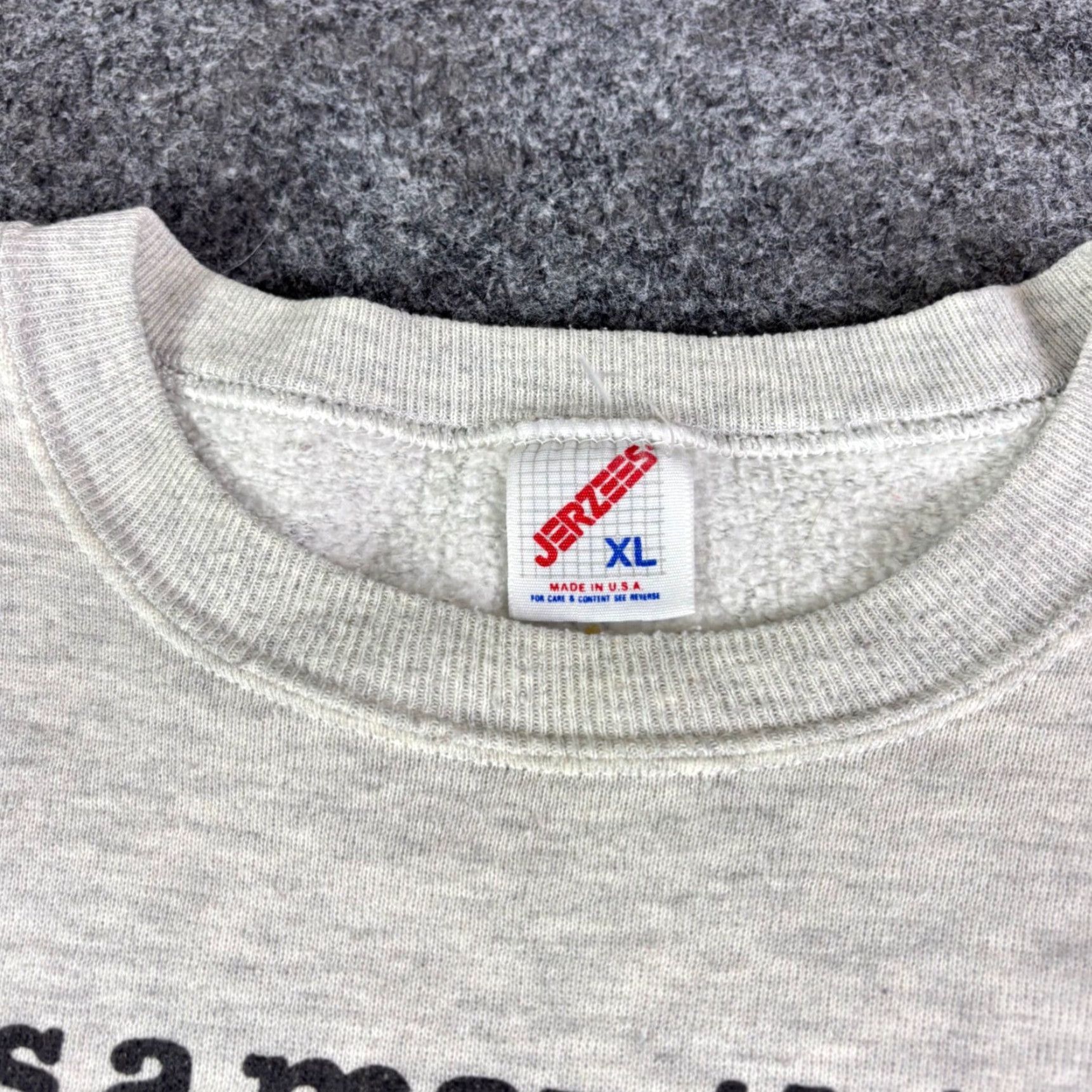 Jerzees VINTAGE Jerzees 90s It's A Man Thing TV Remote Graphic Sweatshirt XL Size US XL / EU 56 / 4 - 5 Thumbnail
