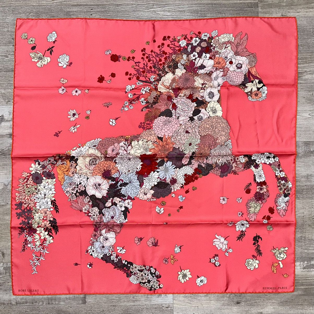 Hermes NEW HERMÈS ROBE LÉGÈRE SILK CORAL FLORAL HORSE SCARF Size ONE SIZE - 1 Thumbnail