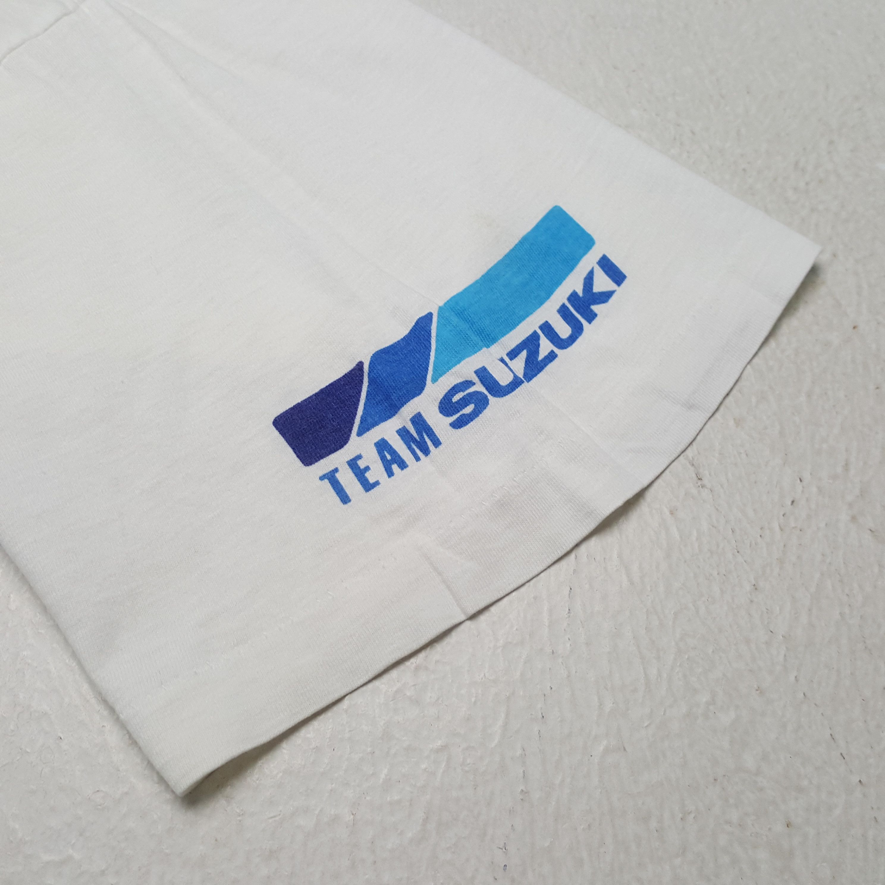 Vintage Vintage Team Suzuki Japanese Motorsport T-Shirt C301N63 Size US L / EU 52-54 / 3 - 5 Thumbnail