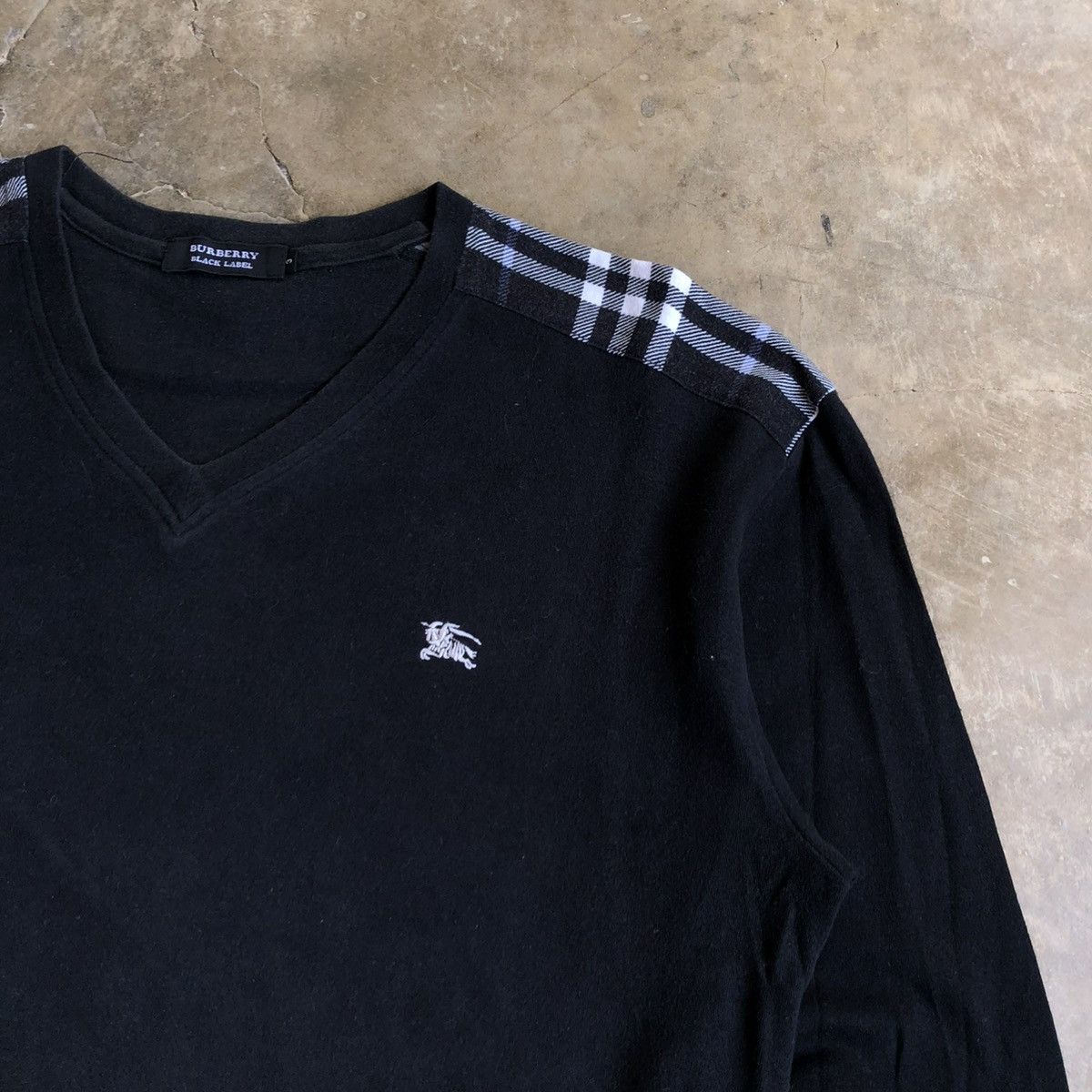 Burberry Vintage Burberry Black Label V Neck Longslevee Black Luxury Size US L / EU 52-54 / 3 - 5 Thumbnail