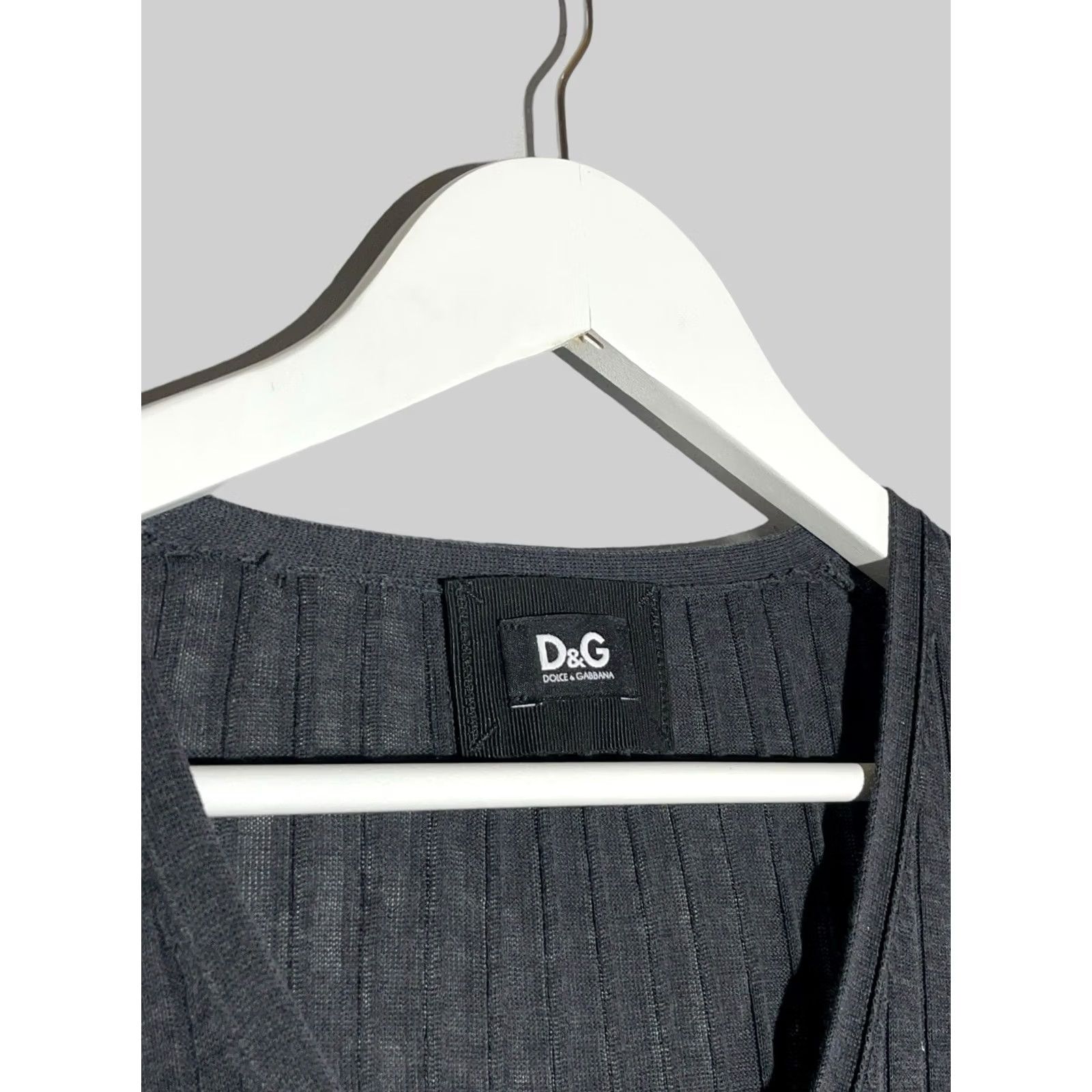 Dolce & Gabbana Dolce&Gabbana Cardigan V-Neck Women’s Size 42 Gray Sweater 42 Cardigan Womens Vintage No Size M / US 6-8 / IT 42-44 - 3 Thumbnail