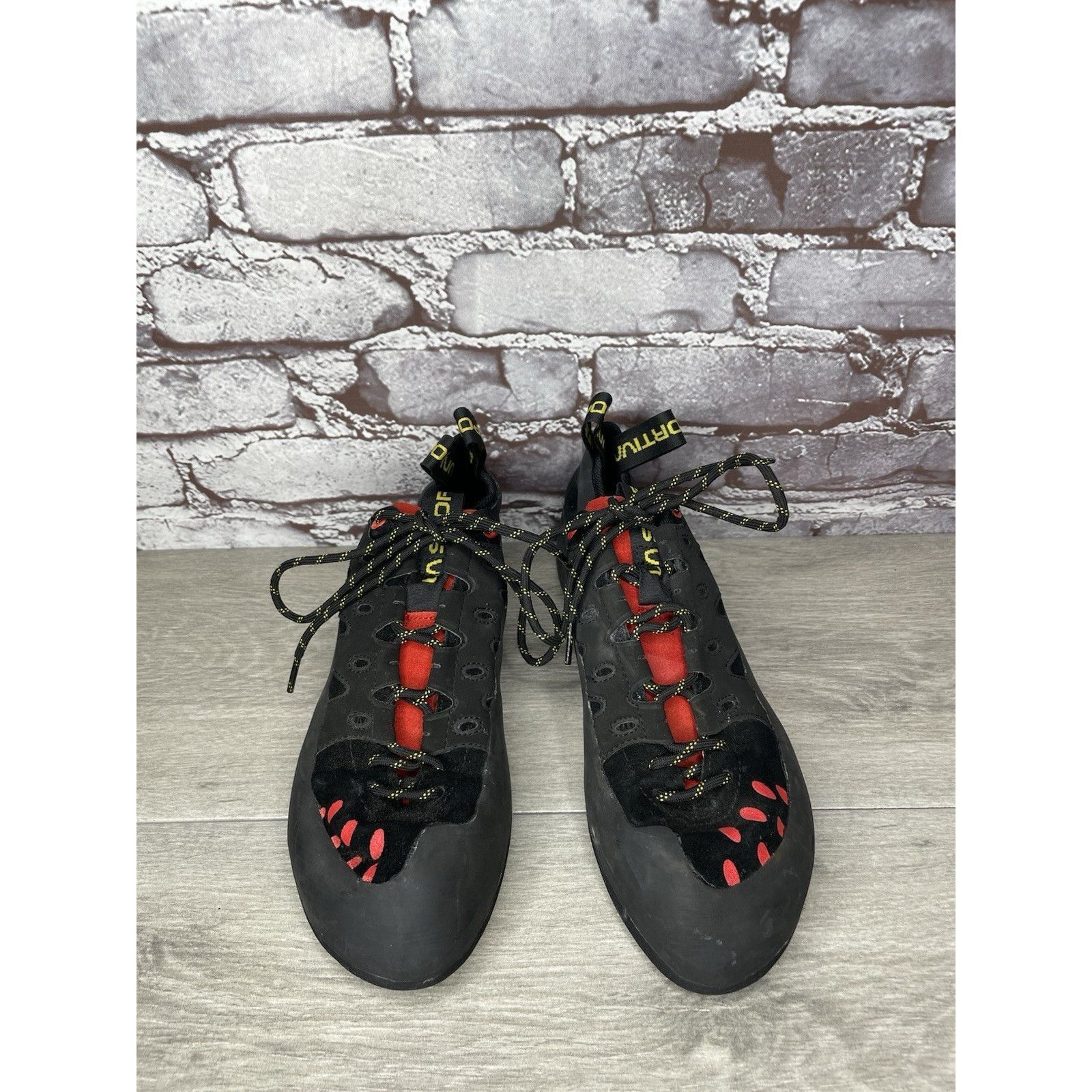 La Sportiva La Sportiva Tarantulace Black Leather Red Rock Climbing Shoe Size US 10.5 / EU 43-44 - 14 Thumbnail
