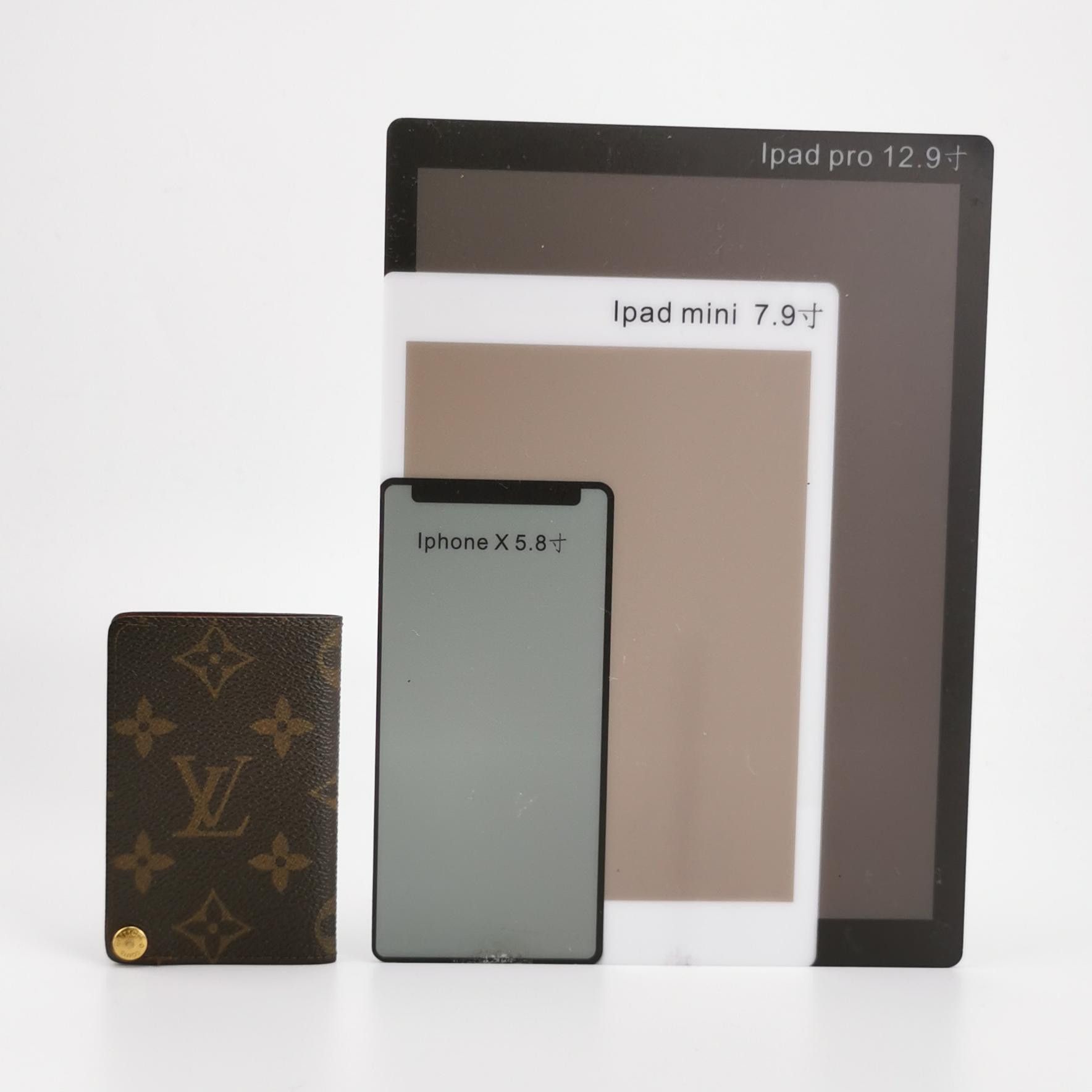 Louis Vuitton Louis Vuitton (LV) Old Passport Holder with Monogram -y2506 Size ONE SIZE - 1 Thumbnail