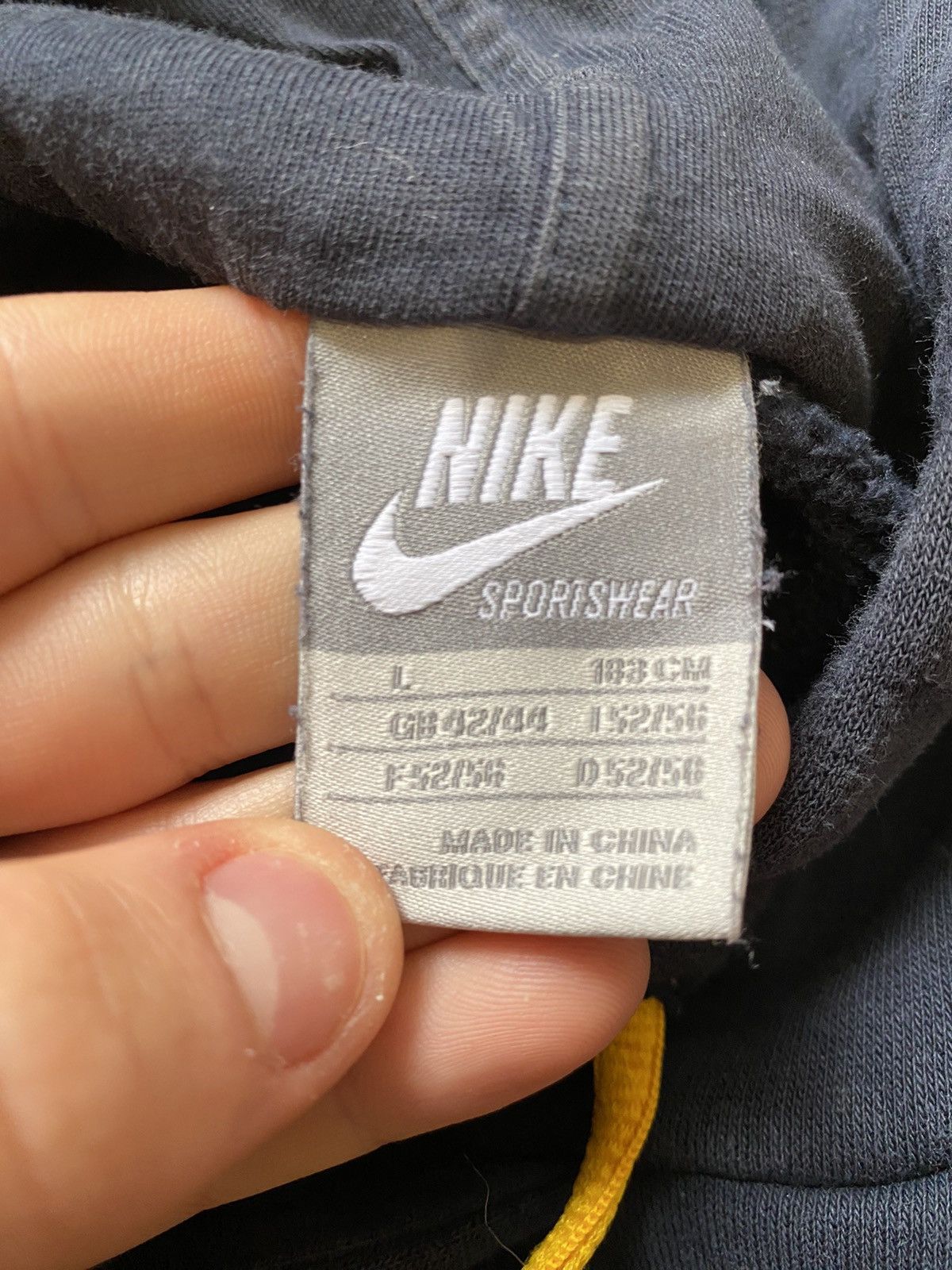 Nike Vintage Nike Arsenal soccer hoodie size L distressed Size US L / EU 52-54 / 3 - 5 Thumbnail
