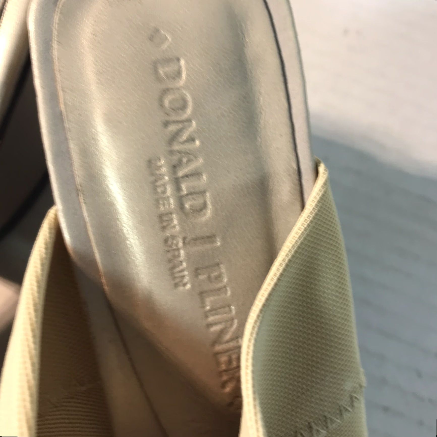 Donald Pliner VINTAGE Donald J Pliner Women’s Pump Heel Shoes Beige Fabric Upper Leather Outsole Size 6.5M Spain Size US 6.5 / IT 36.5 - 3 Thumbnail