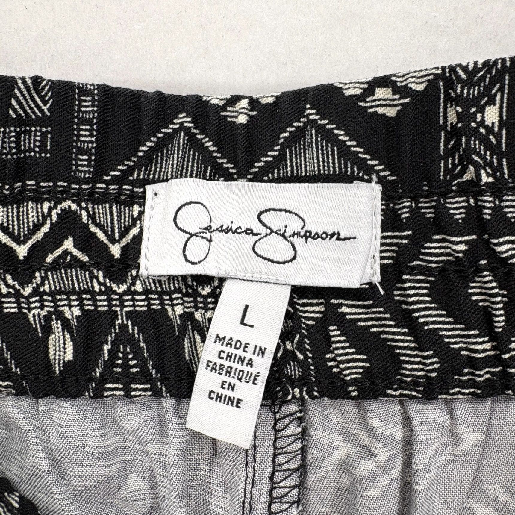 Jessica Simpson Jessica Simpson Pants Womens Large Black Tribal Geometric Pull On Ankle NWT Size 36" / US 14 / IT 50 - 6 Thumbnail