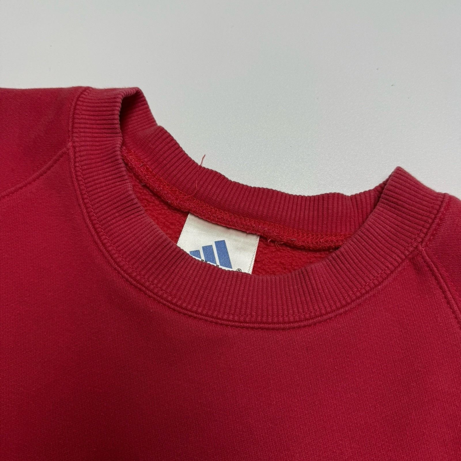Adidas VTG Adidas Embroidered Center Logo Sweatshirt XL 25x25 Red P Size US XL / EU 56 / 4 - 4 Thumbnail