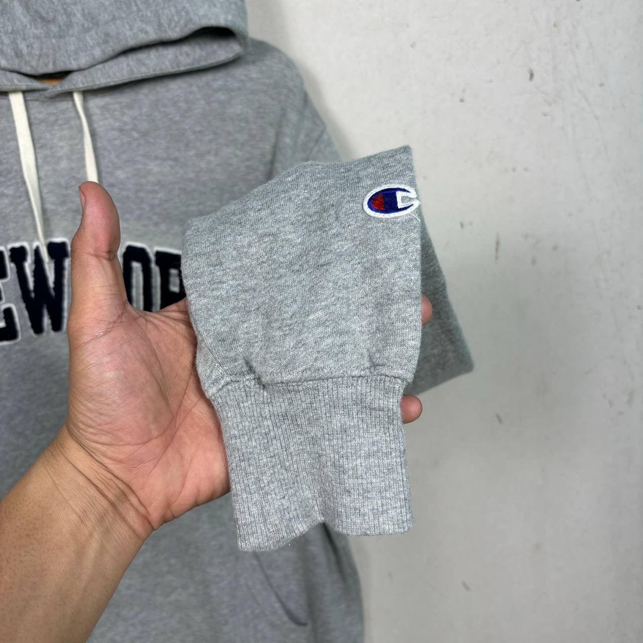 Champion Vtg 90s Champion New York Spell Out Hoodie Sweatshirt L Grey Size US L / EU 52-54 / 3 - 5 Thumbnail
