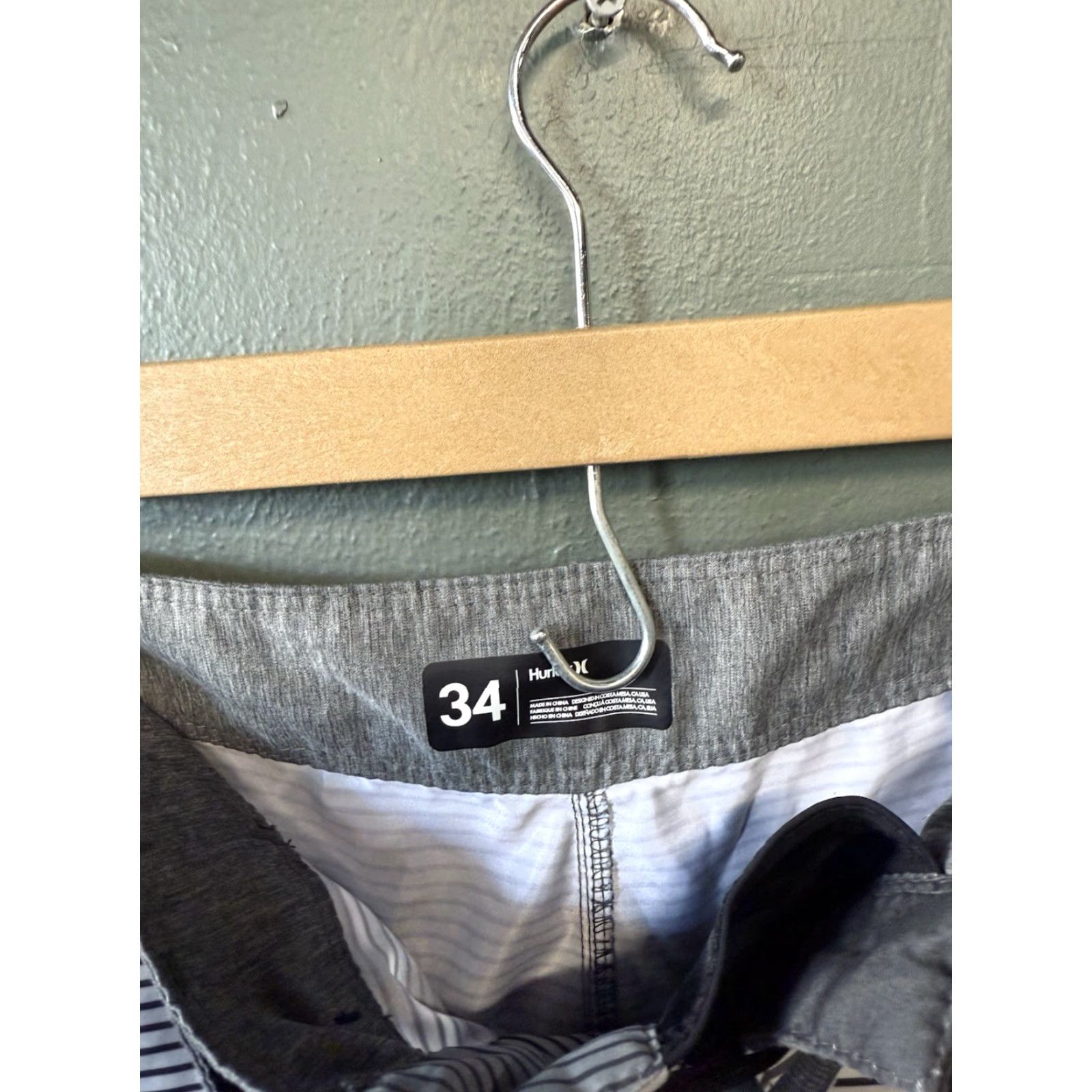 Hurley Hurley Mens Black Striped Board Shorts Size 34 w/ Drawstring Bottom Swim Board Shorts Mens 34 Black Striped Hurley Size US 34 / EU 50 - 3 Thumbnail