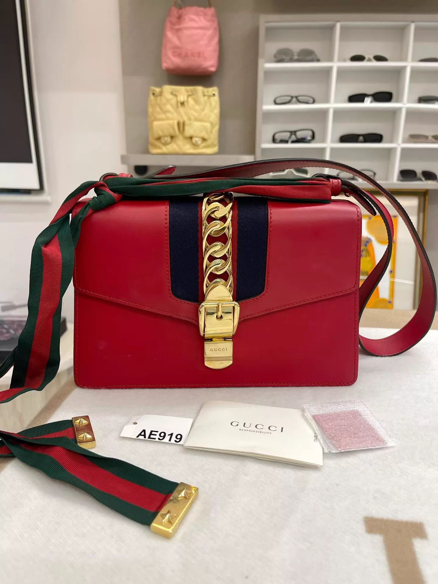 Gucci Gucci Sylvie Serbia Medium Red New 25.5x16 AE919 Size ONE SIZE - 1 Thumbnail